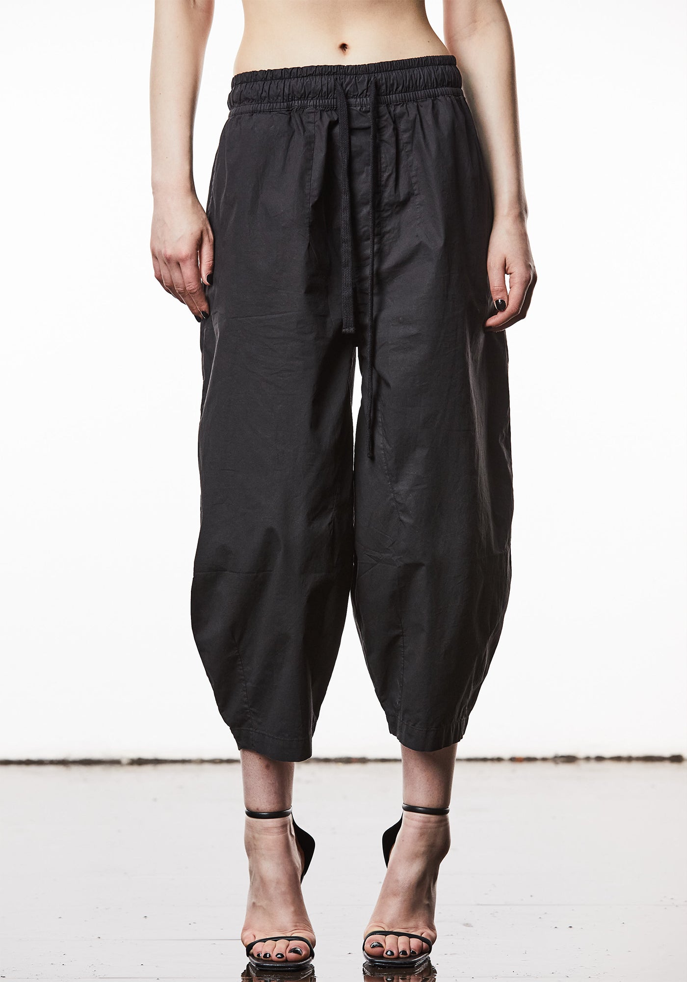 Cropped Balloon Leg Pants | thom/krom – December Thieves