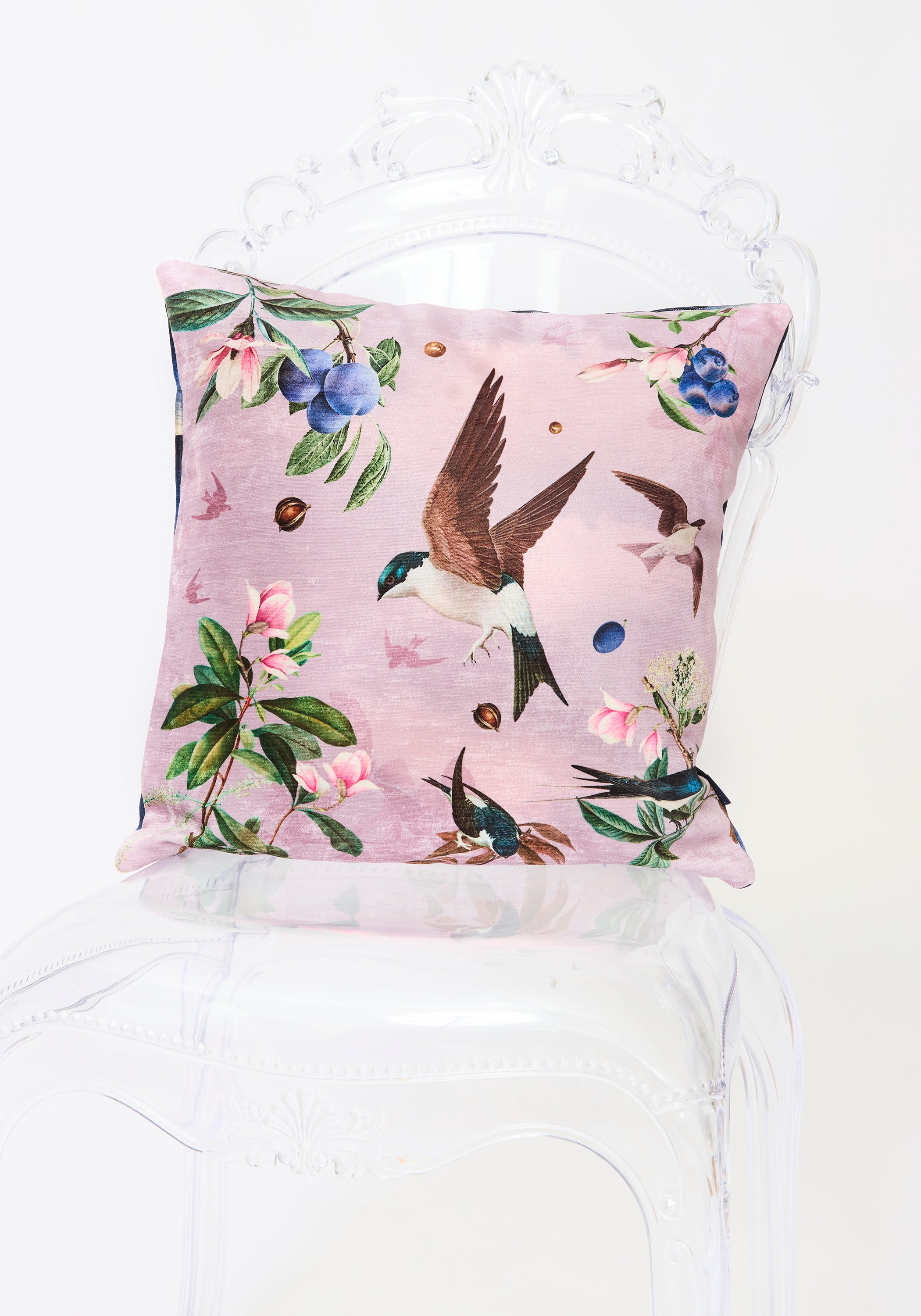 Paisaje Japones Azul Velvet Pillow - December Thieves