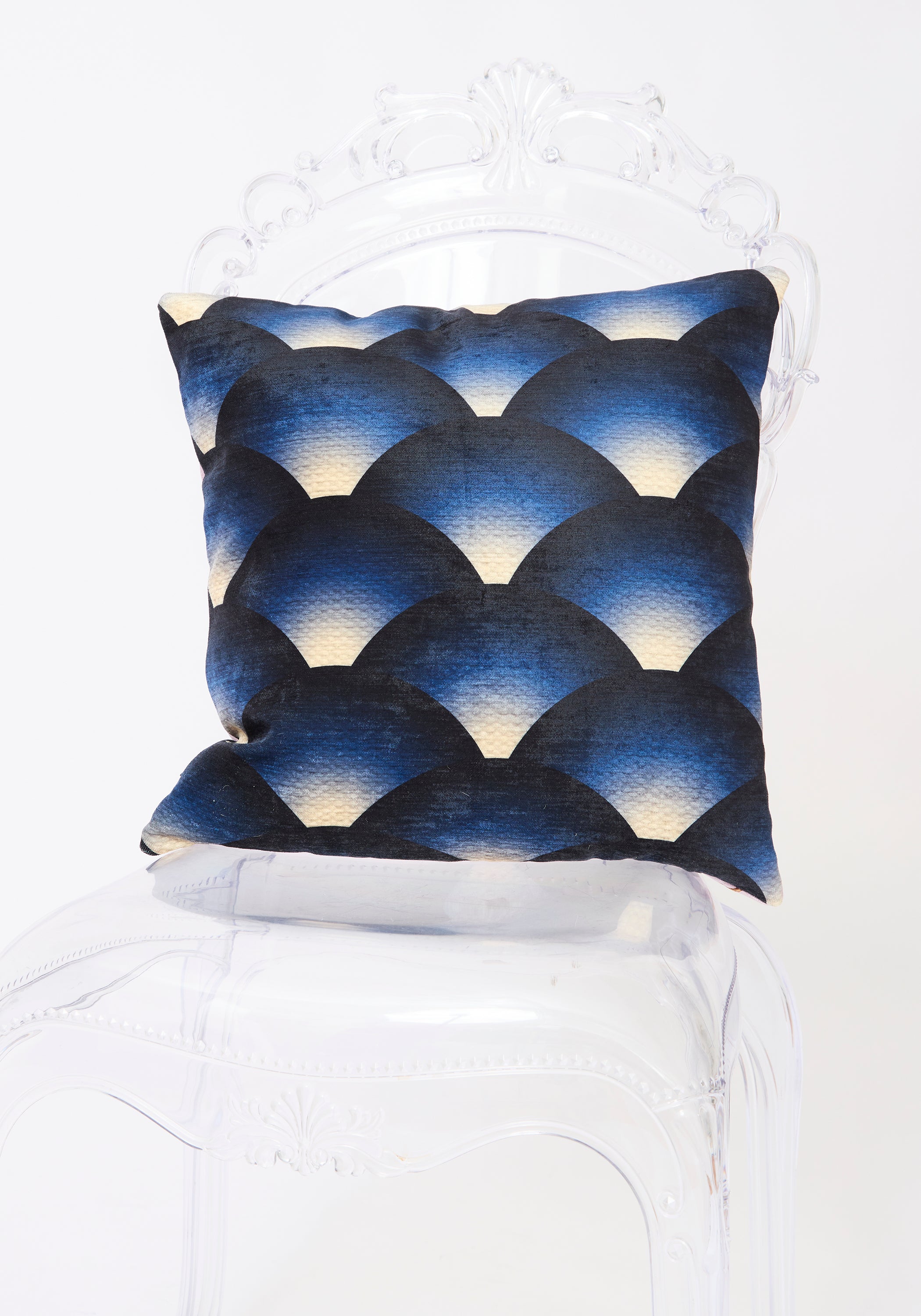 Paisaje Japones Azul Velvet Pillow - December Thieves