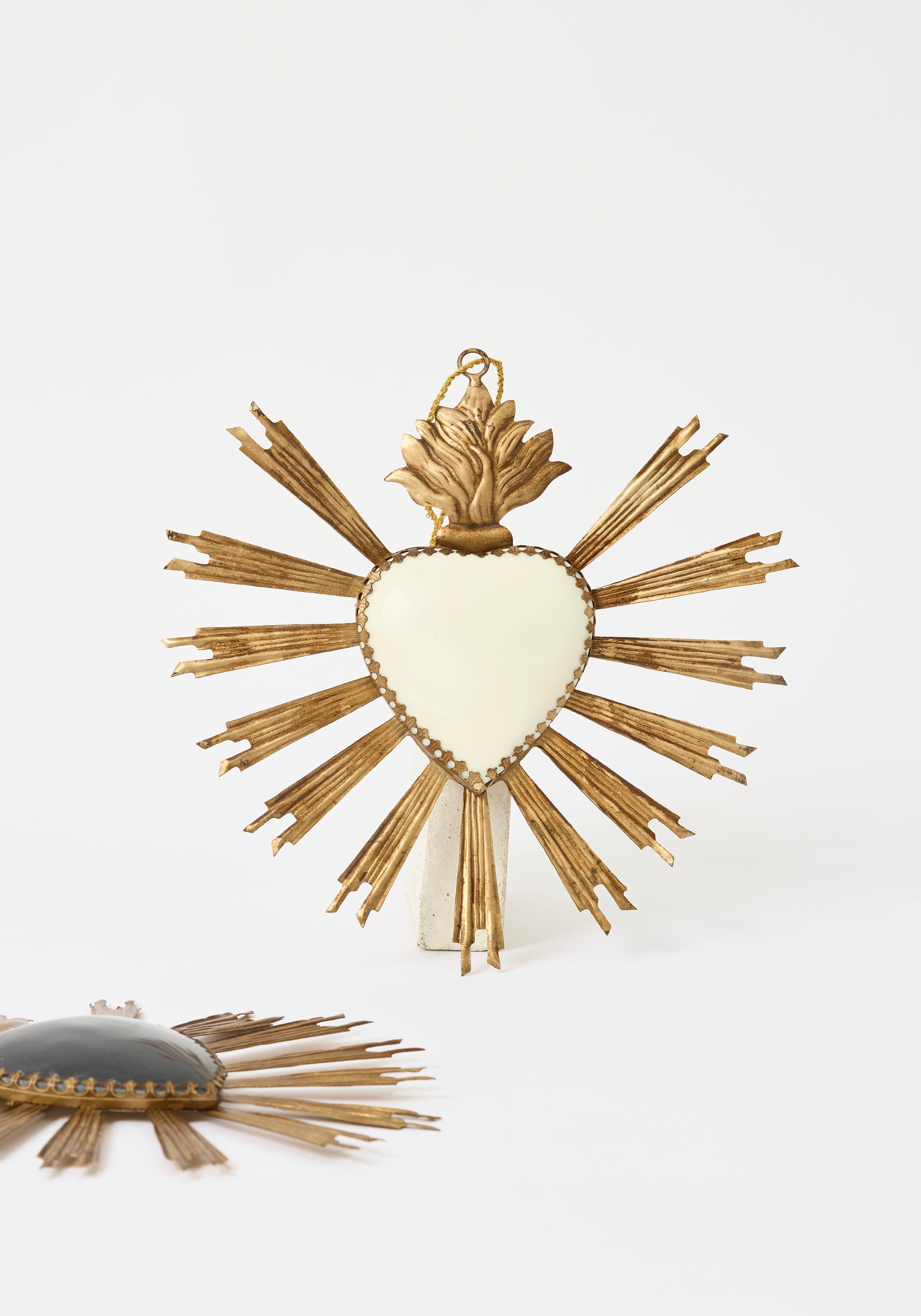 Resin Heart Rays Milagro Heart - December Thieves
