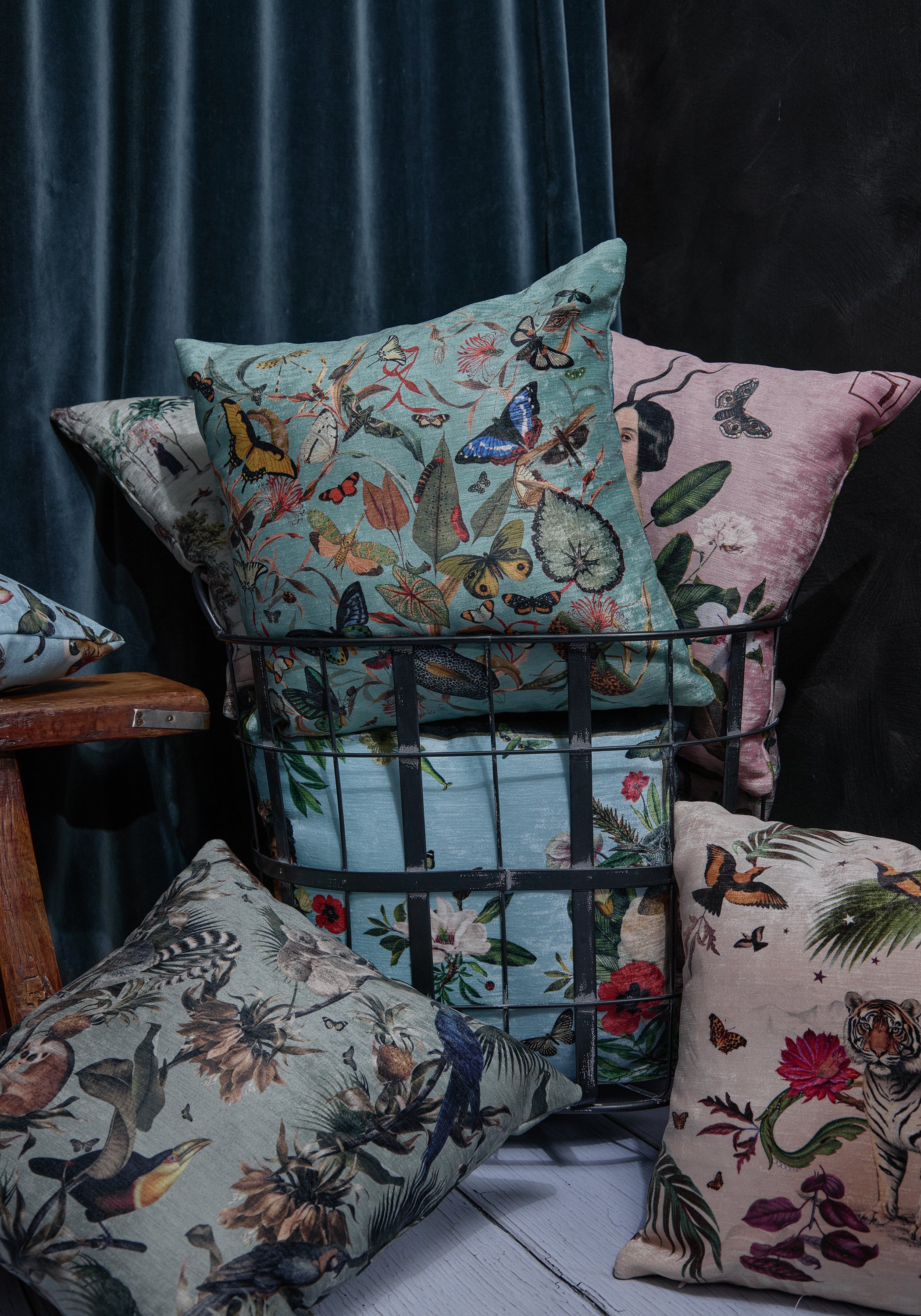 Natura Tiger Velvet Pillow