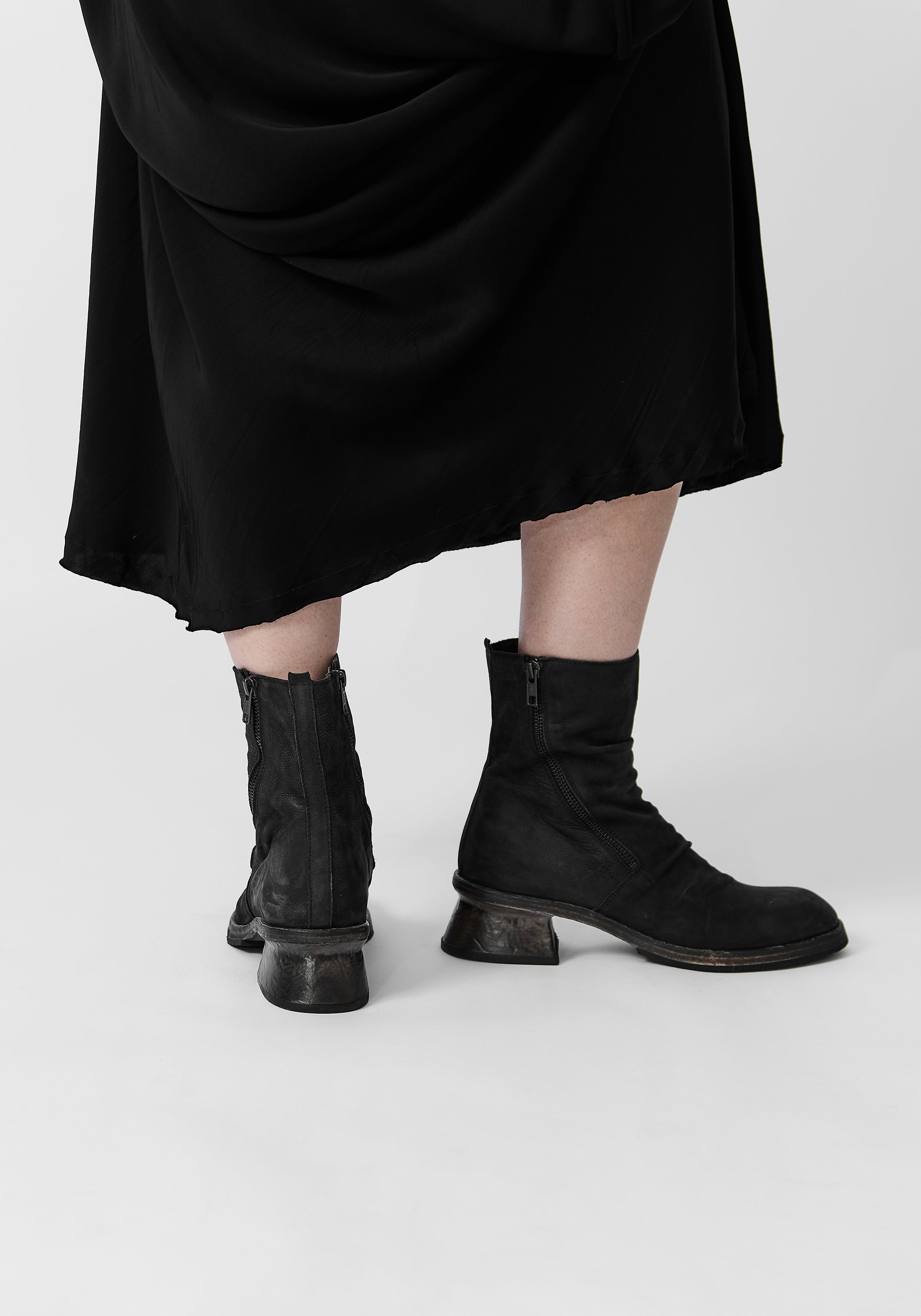 Textured Black Leather Round Toe Boot