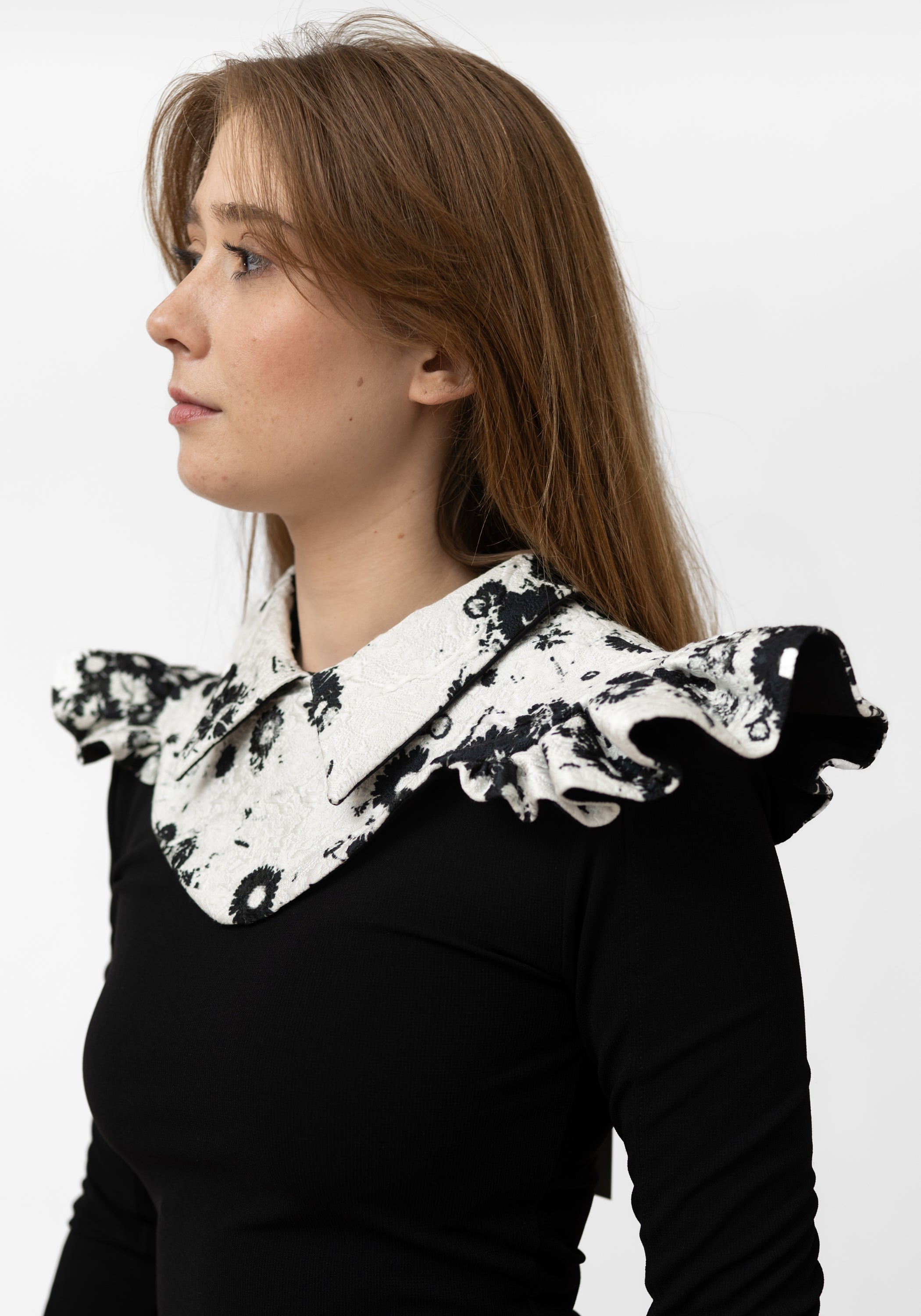Black and White Quilted Ruffle Shoulder Piece