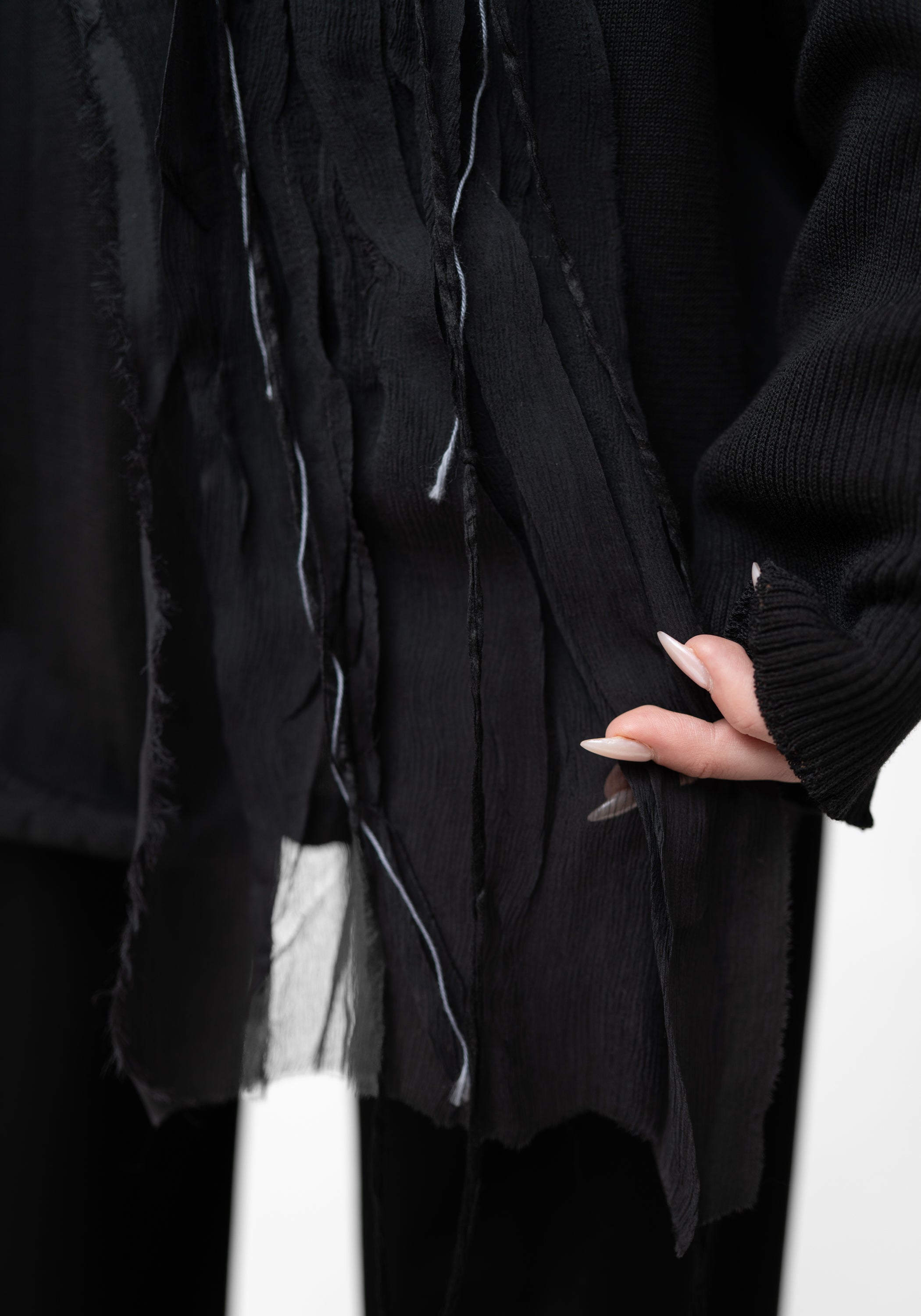 Mag Embroidered Back Knit Pullover