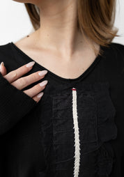 Mag Contrast Embroidered Front Knit Pullover