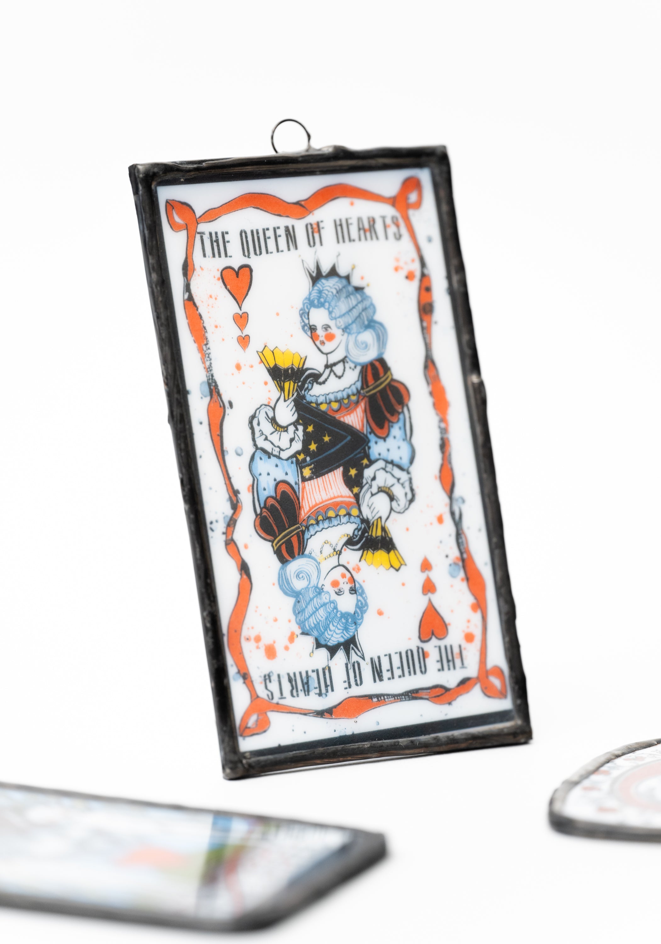 'The Queen of Hearts' Glass Alice Of Wonderland Art Ornament - December Thieves