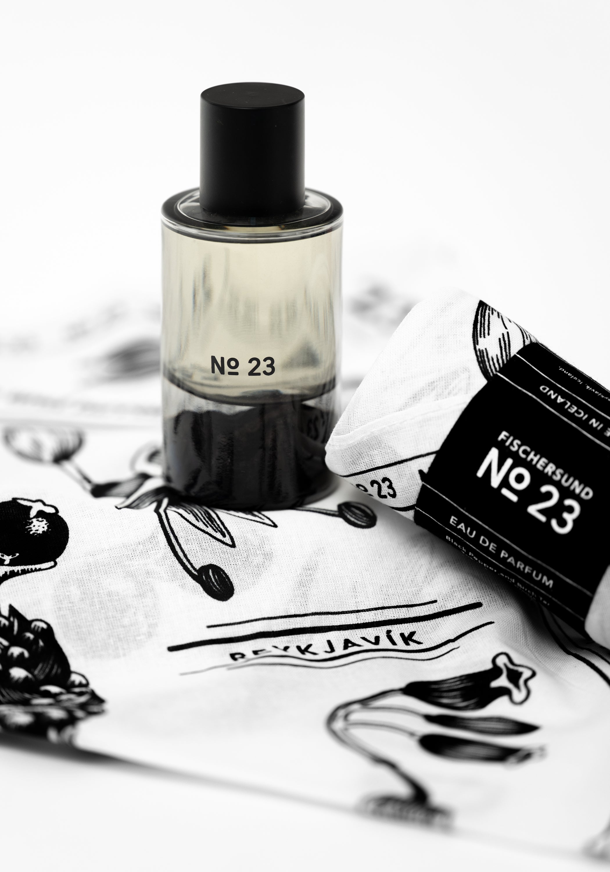No. 23 Eau De Parfum - December Thieves