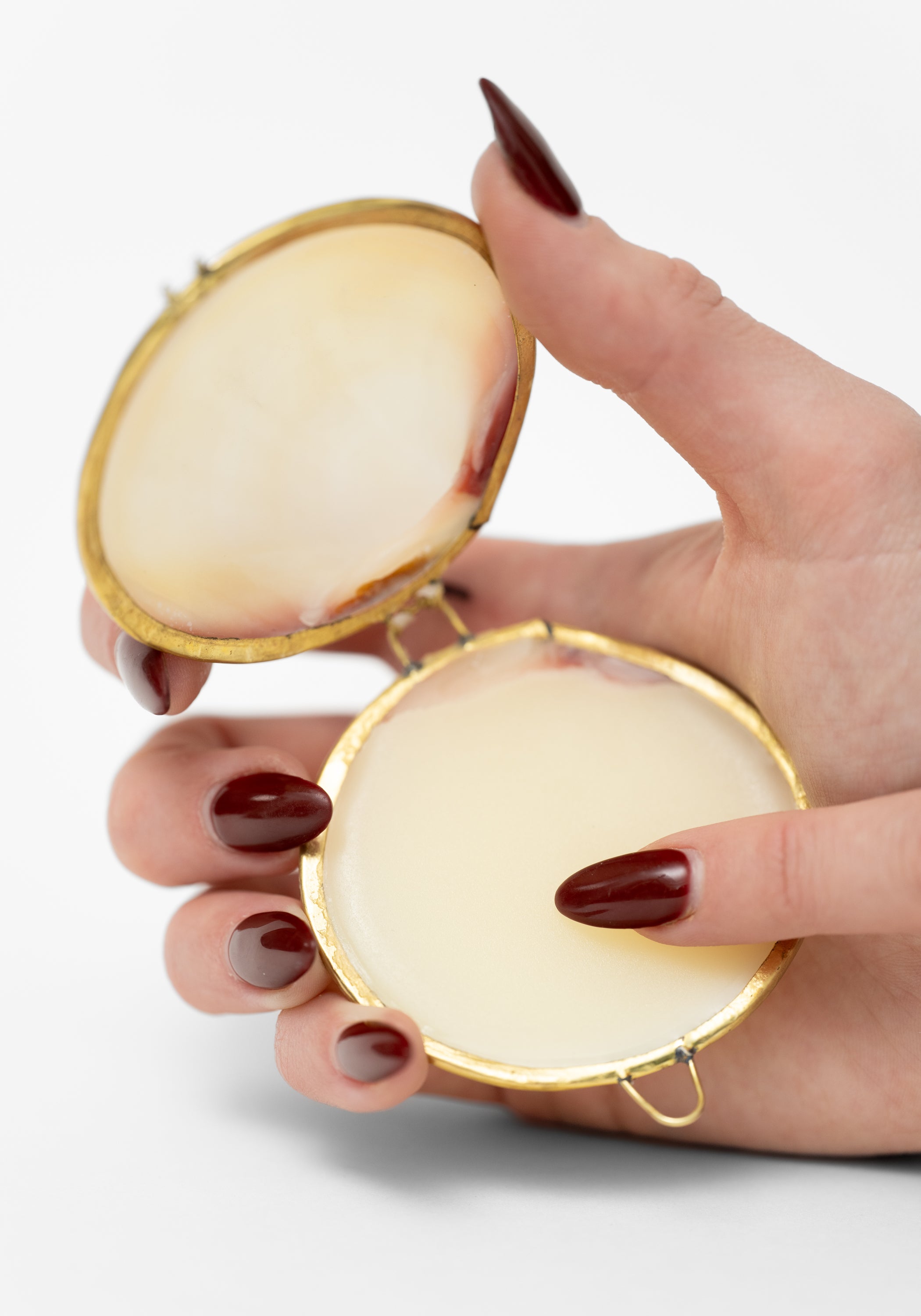 Shell Encased Lip Balm - December Thieves