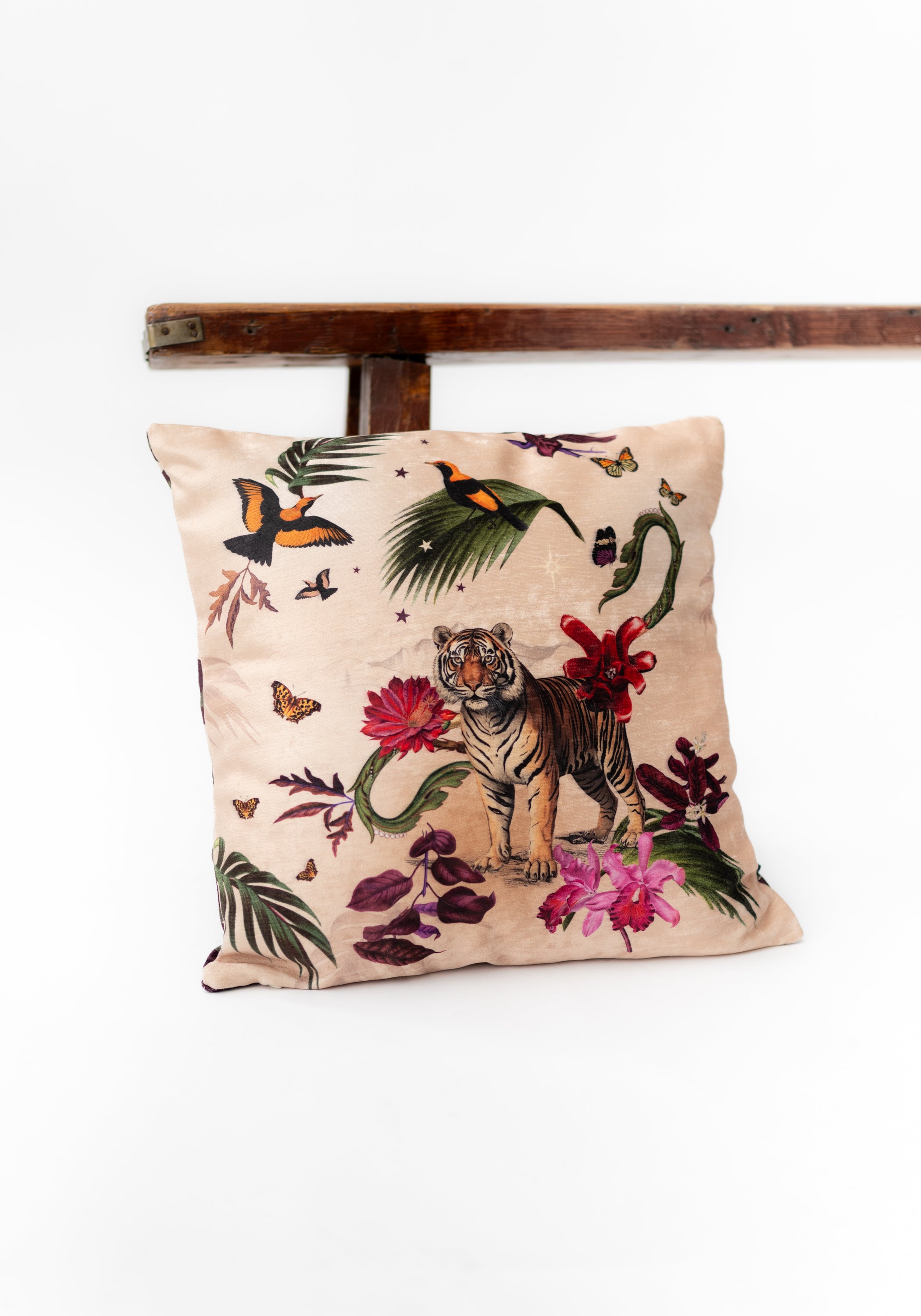 C14_COJ Natura Tiger Velvet Pillow - December Thieves