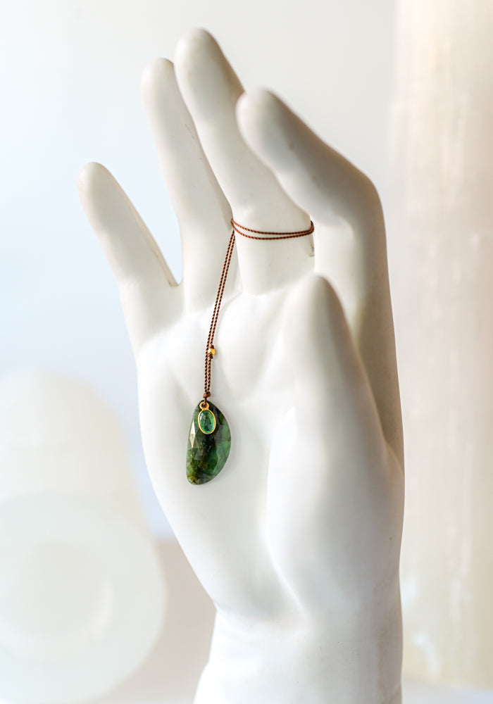 18k Gold and Emerald Necklace