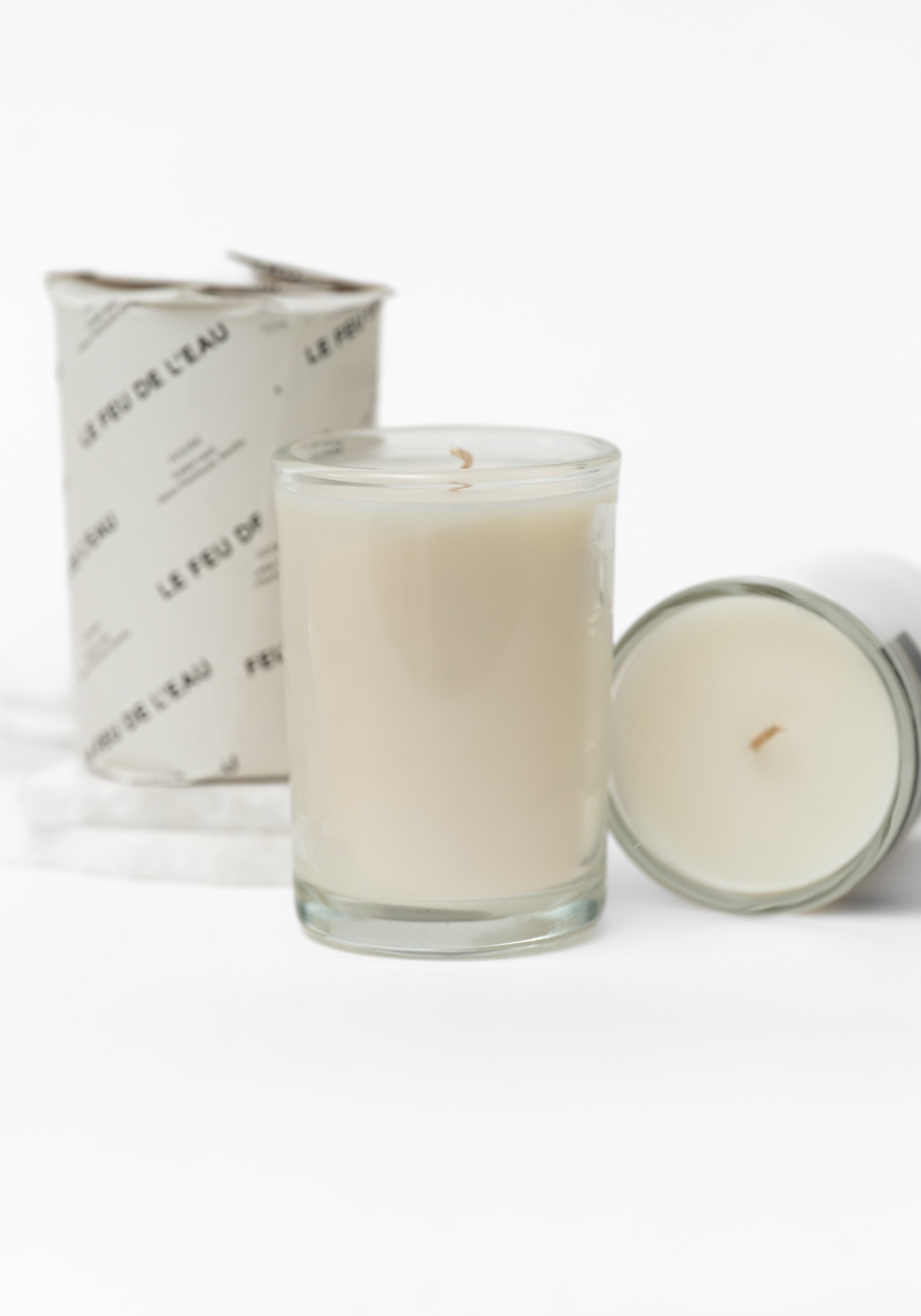 8oz Scented Candle - December Thieves