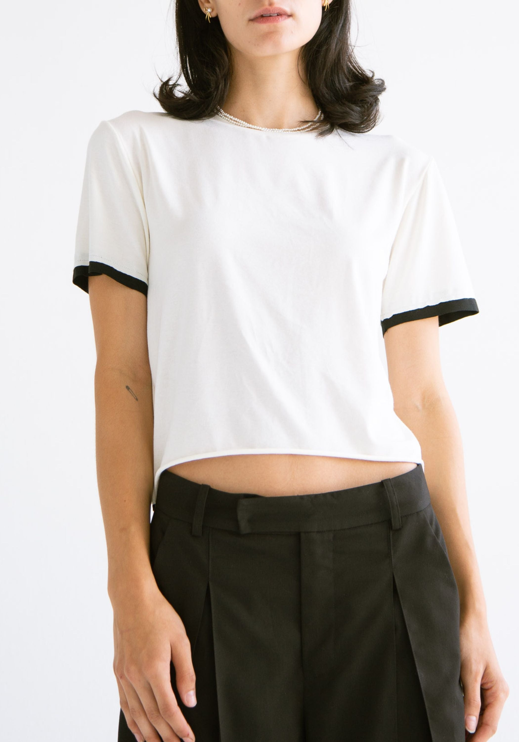 2contrastt-shirt.jpg