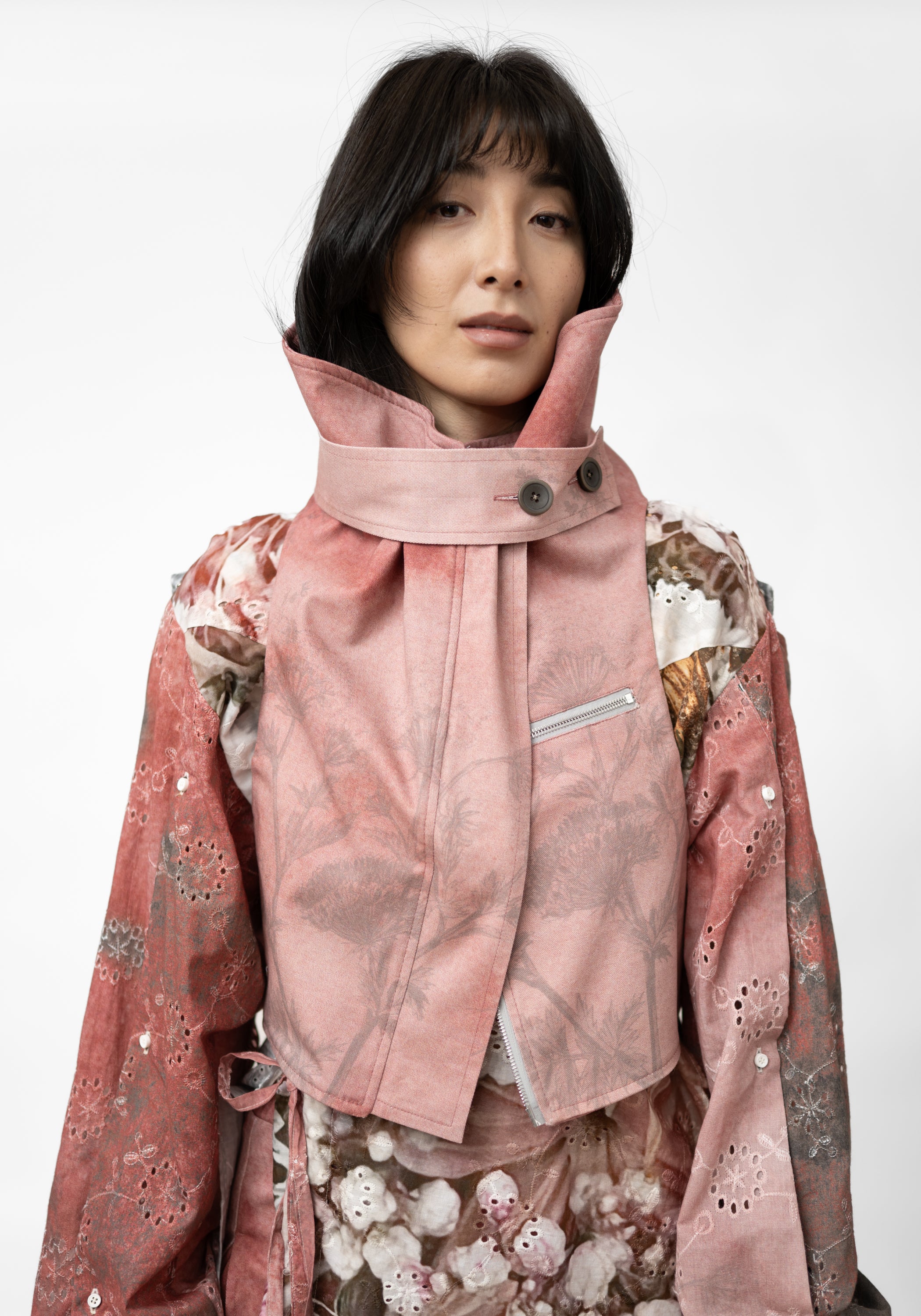 Transformable Cropped High Neck Printed Vest - December Thieves