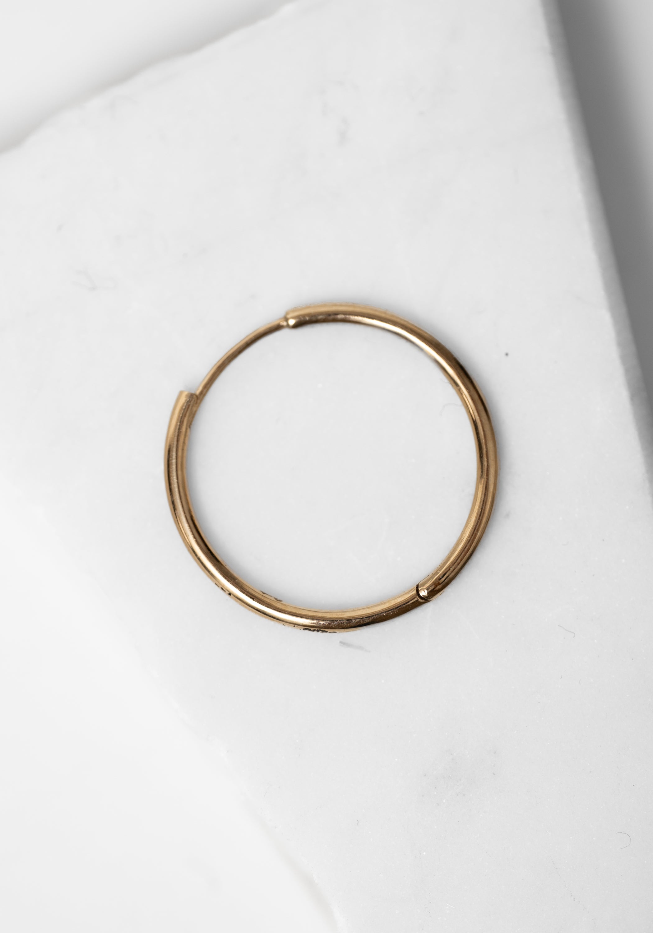 Single 9k Gold Large Clicker Hoop - December Thieves