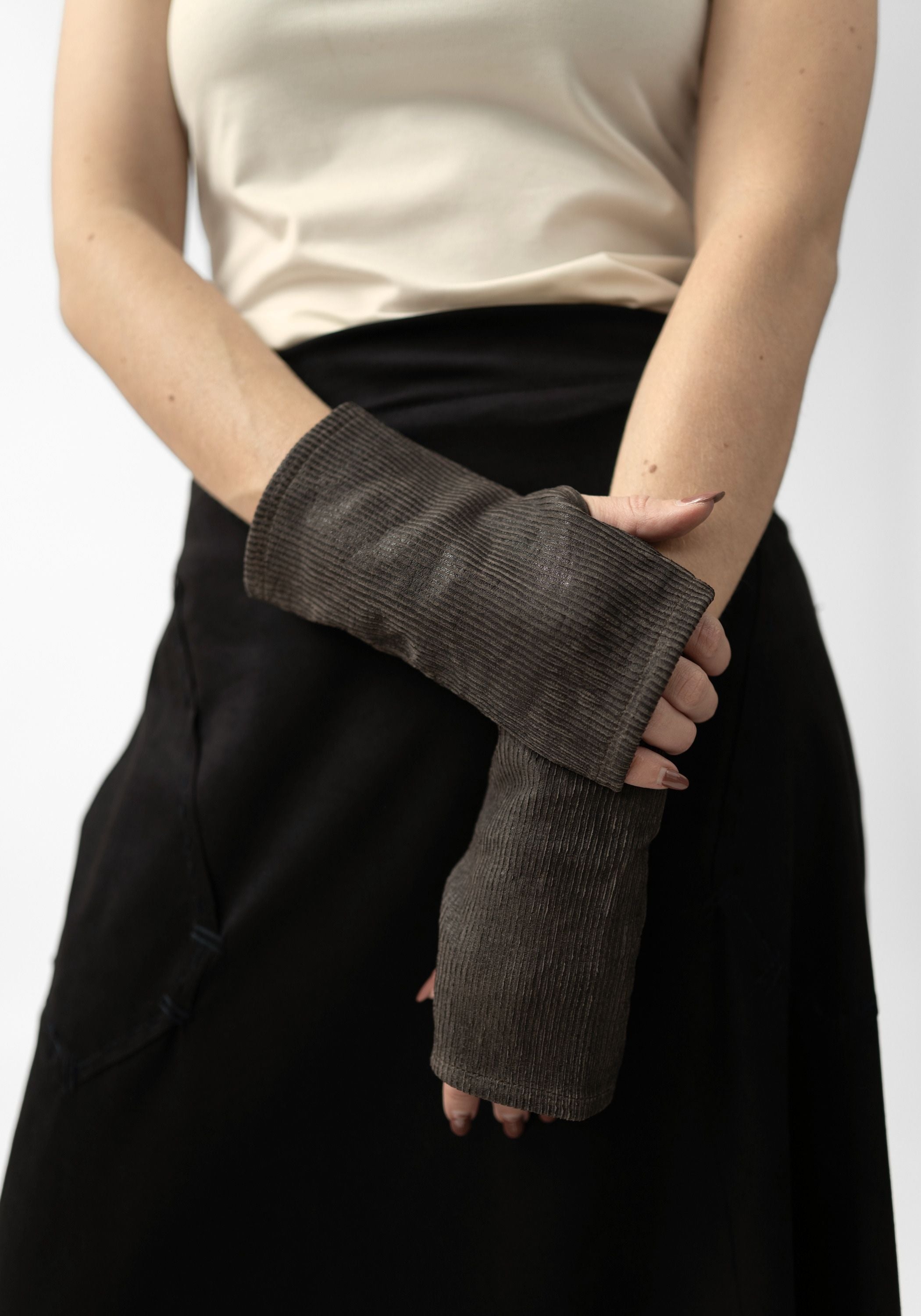 Canopus RIbbed Laser Cut Leather Fingerless Gloves