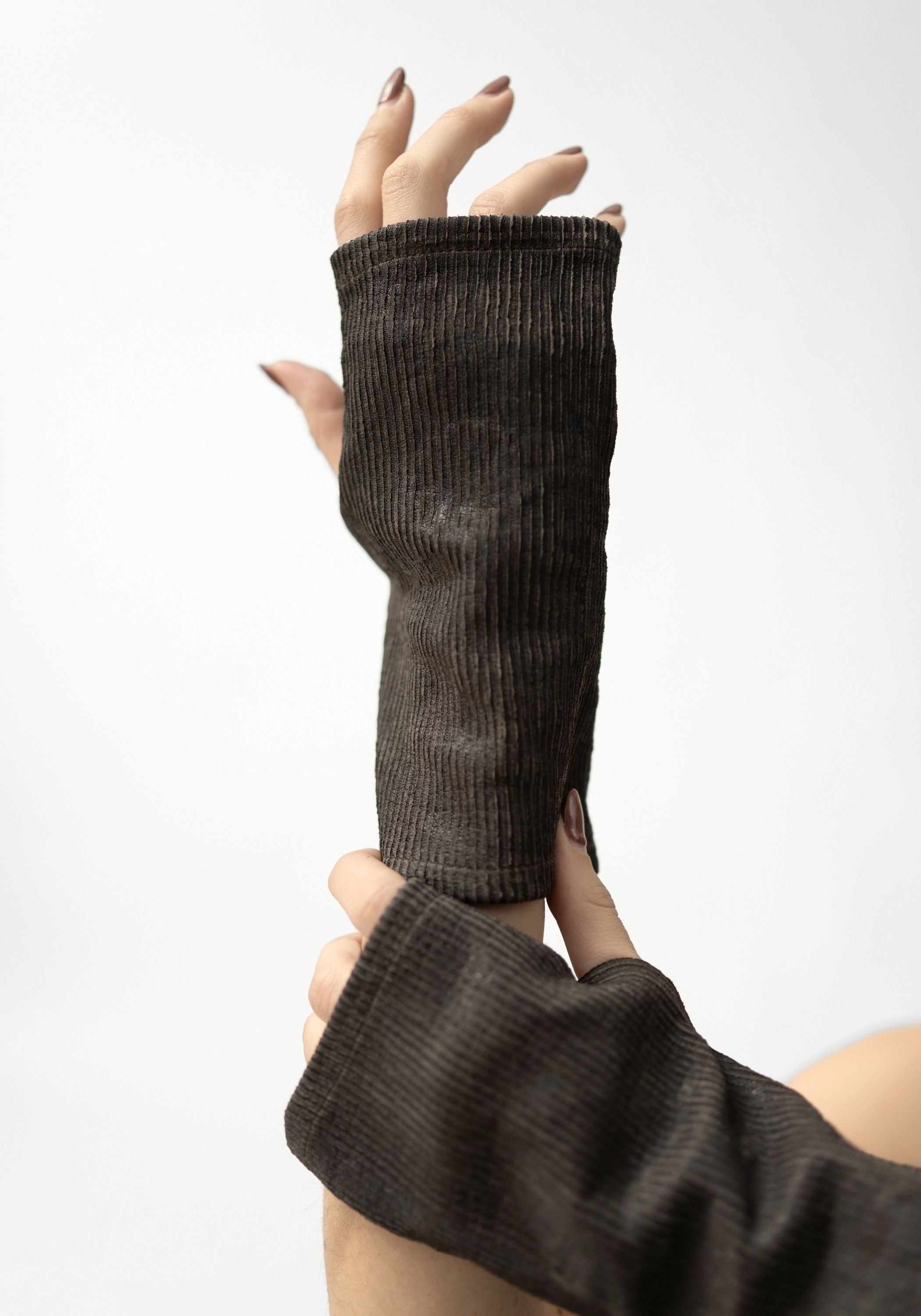 Canopus RIbbed Laser Cut Leather Fingerless Gloves