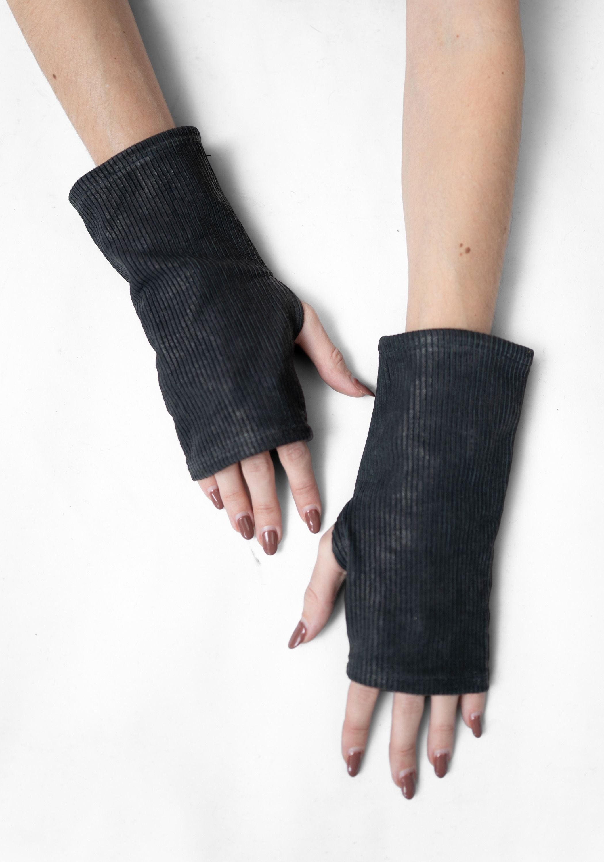 Canopus RIbbed Laser Cut Leather Fingerless Gloves