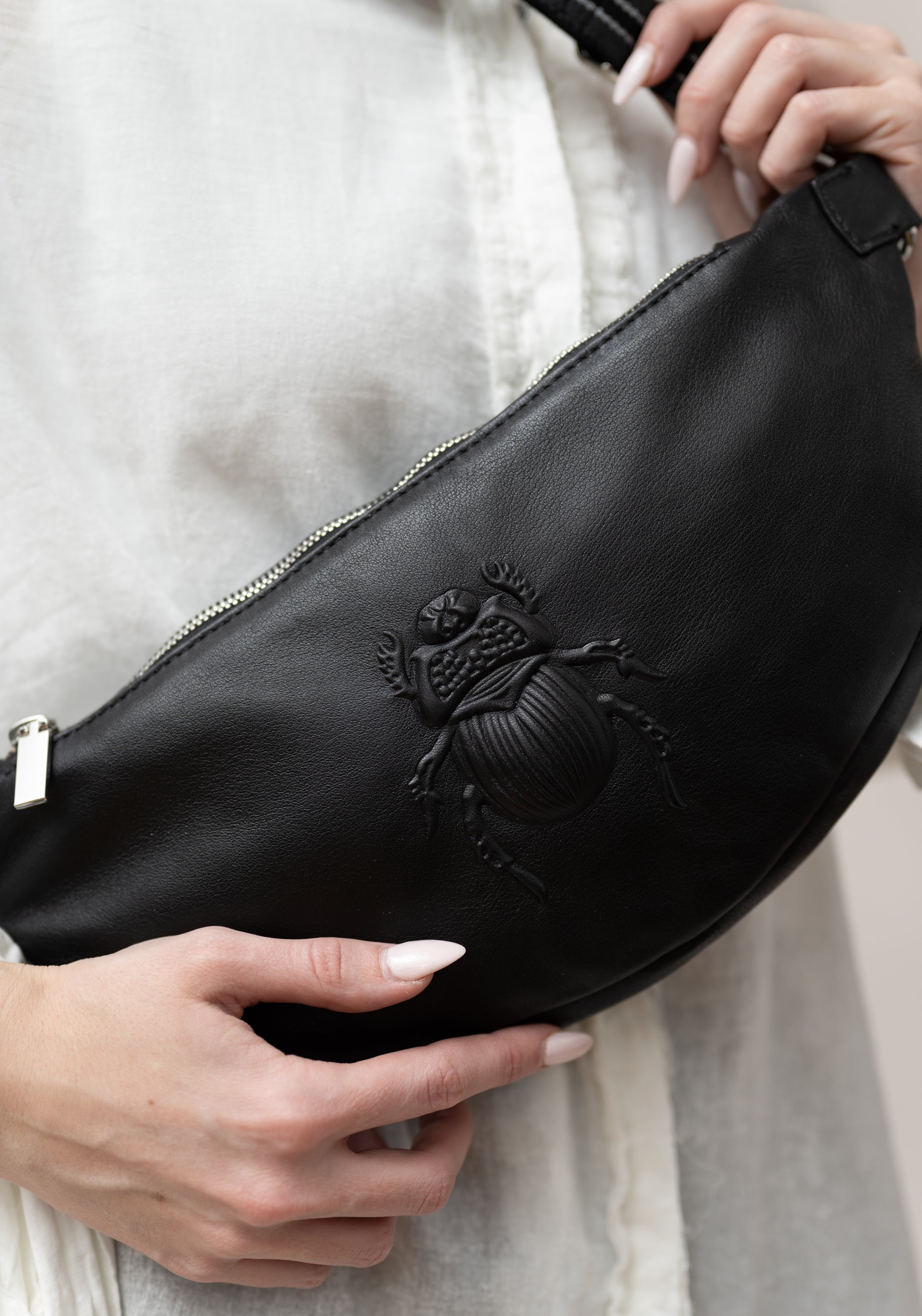 新品★GABRIELE FRANTZEN 2WAY BELT Black Leather Scarab Embossed Belt Bag | Gabriele Frantzen