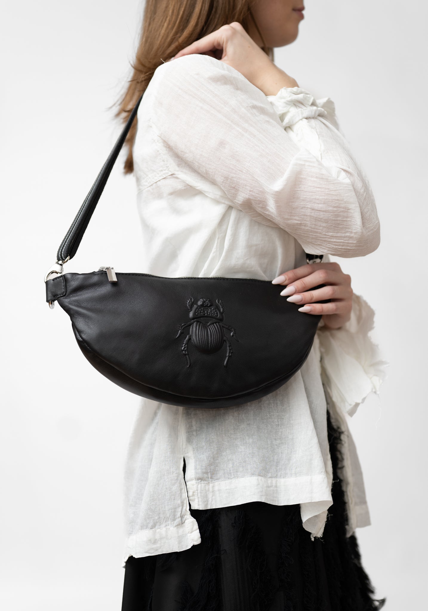 GABRIELE FRANTZEN 2WAY BELT ガブリエラフランツェン Black Leather Scarab Embossed Belt Bag | Gabriele Frantzen