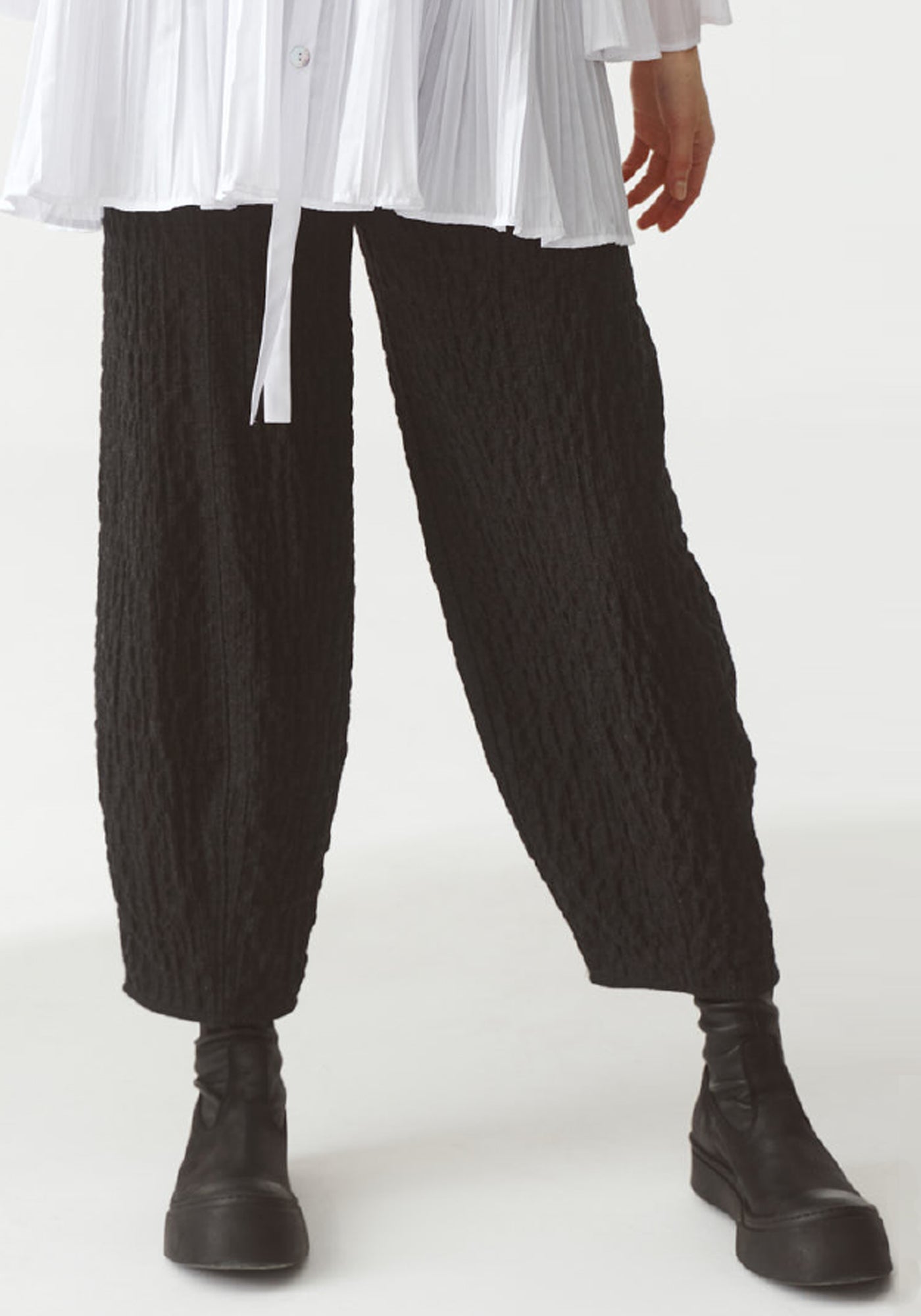 Fine Twill Balloon Silhouette Trousers