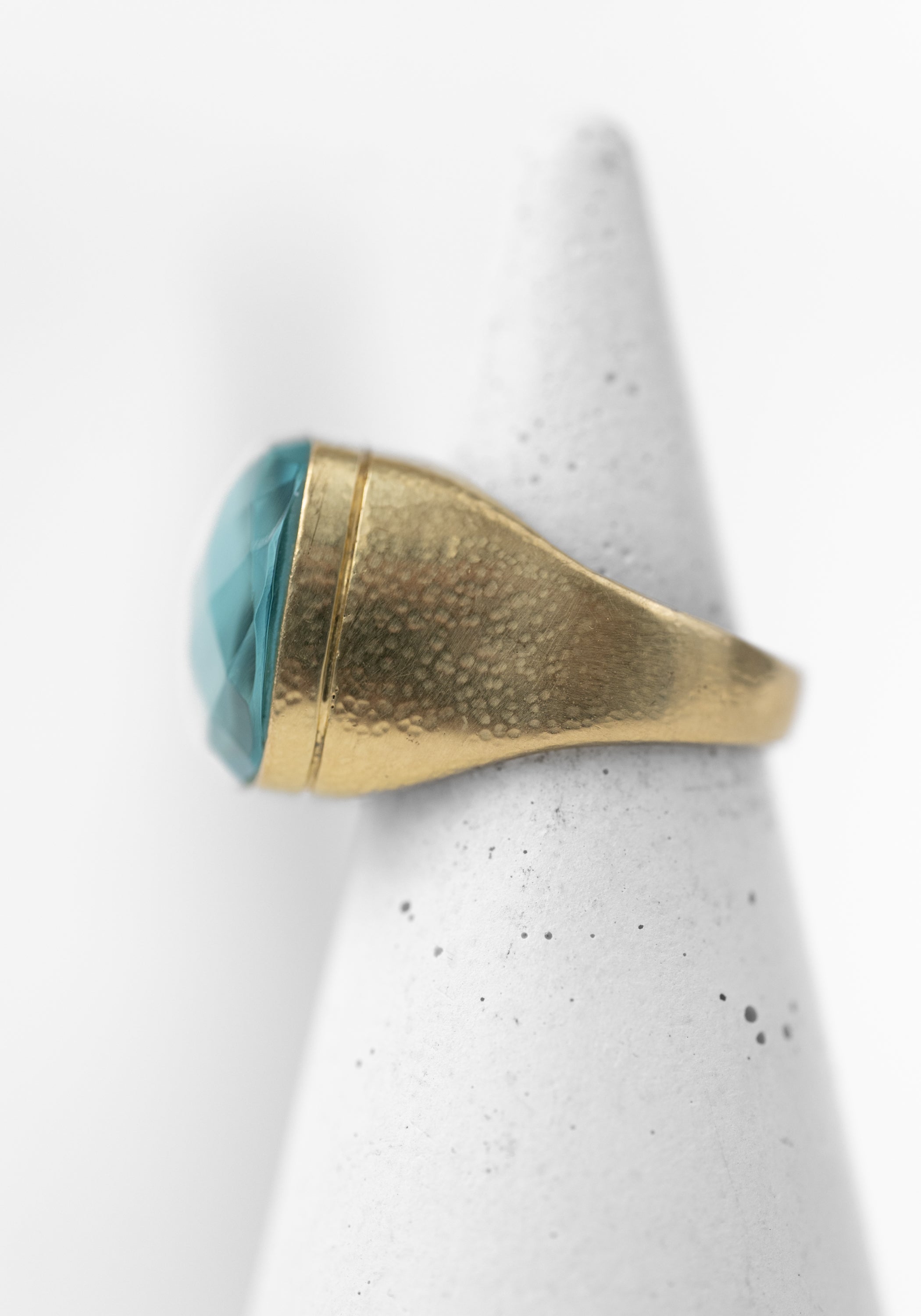 Gold Plated Cut Crystal Birds Detail Ring
