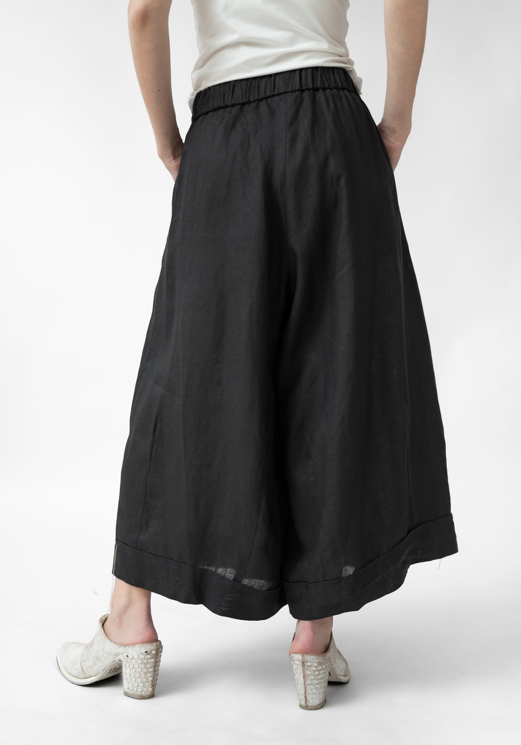 Ikano Wide Leg Pleated Linen Pants
