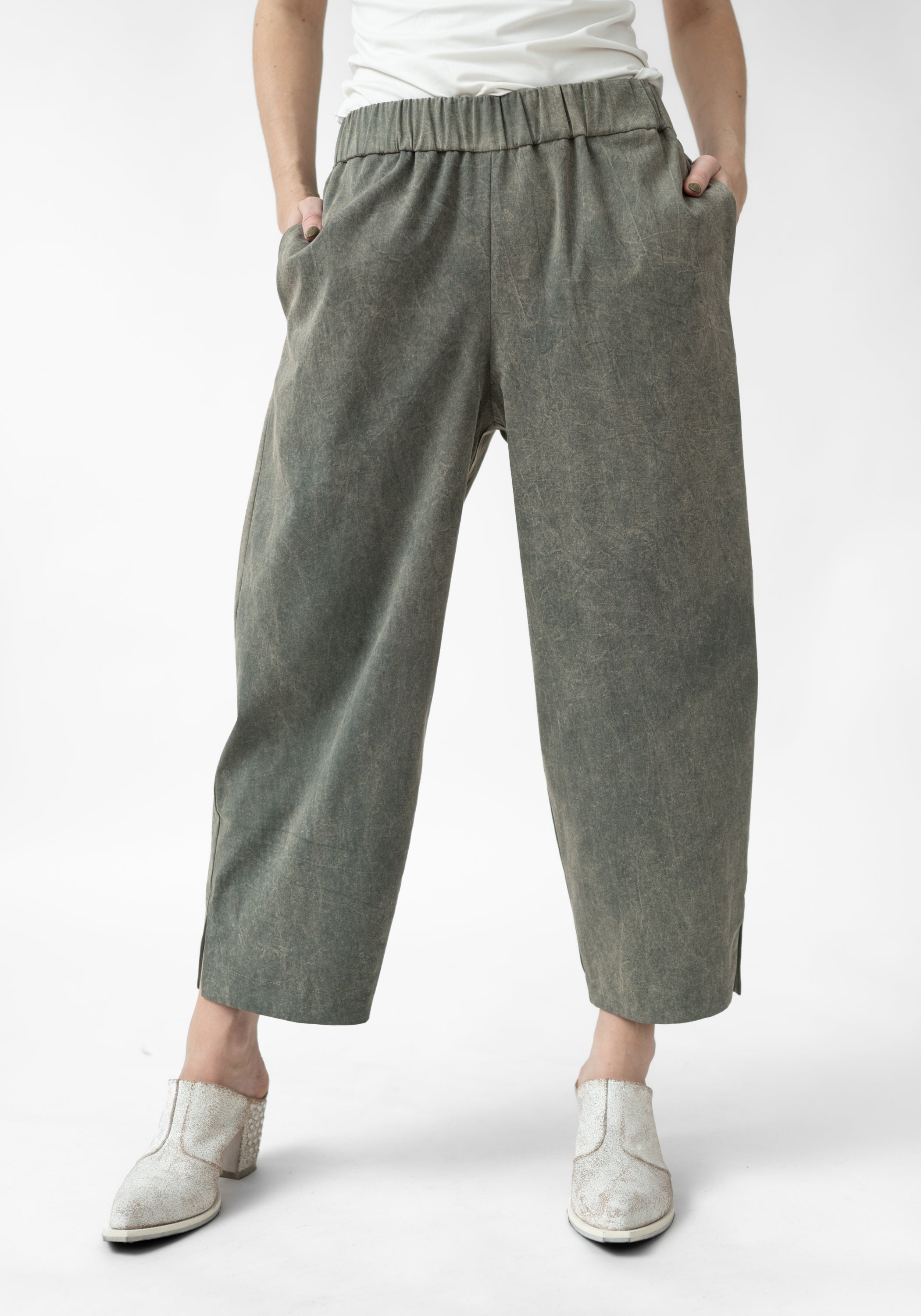 Crest Cropped Balloon Leg Pants