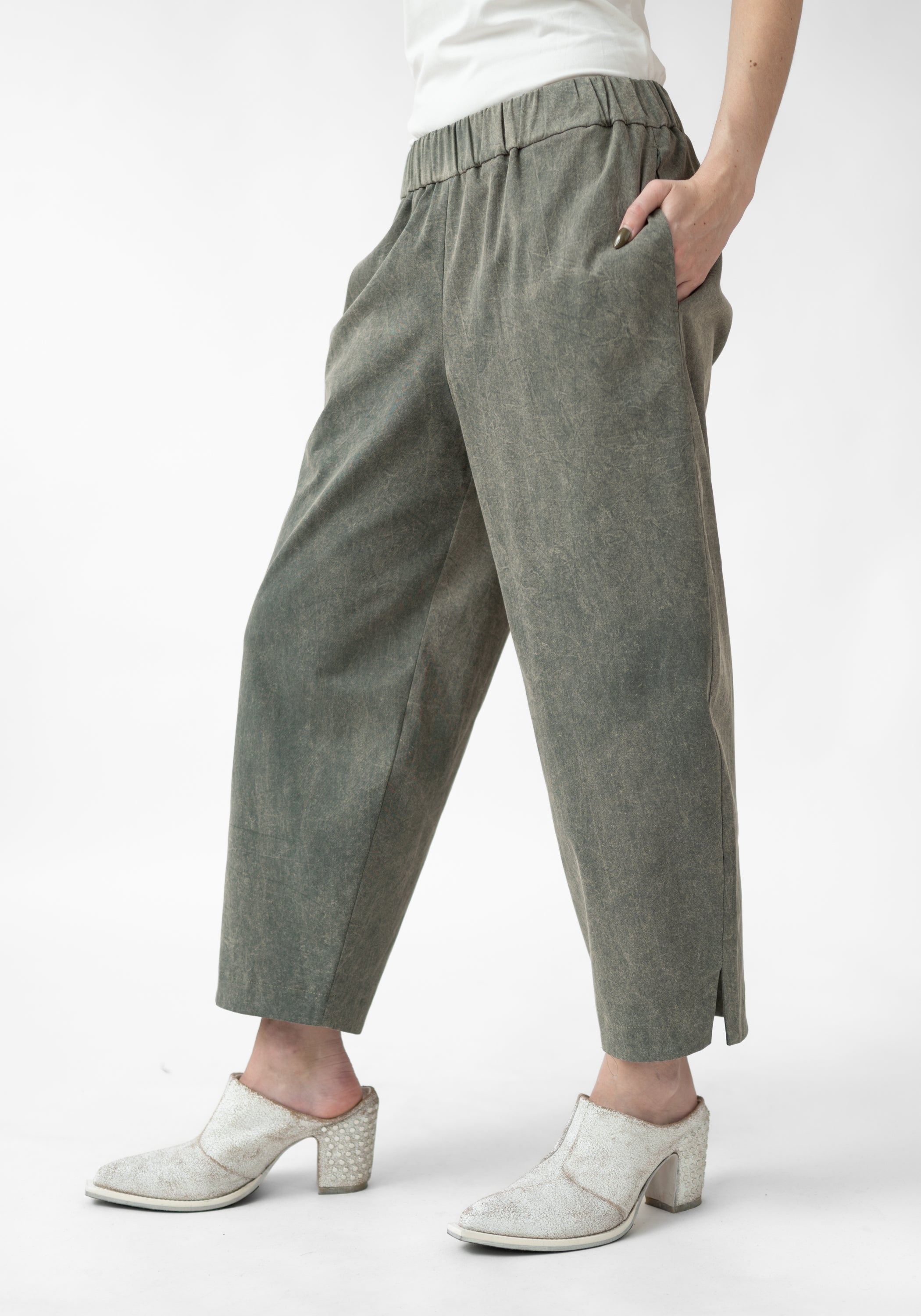 Crest Cropped Balloon Leg Pants