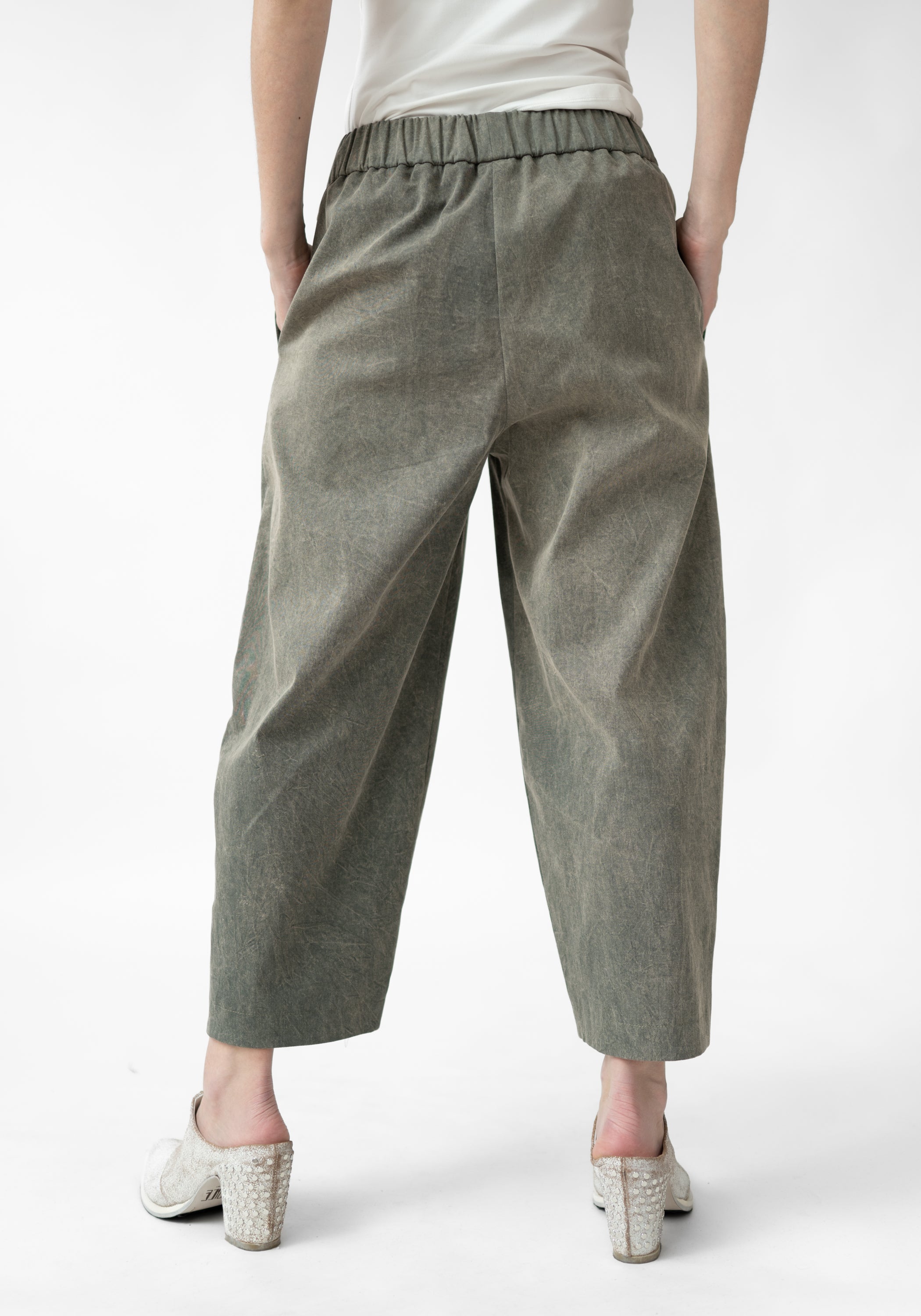 Crest Cropped Balloon Leg Pants