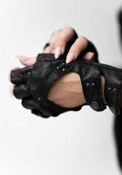 Cut Out Detail Minaret Fingerless Gloves