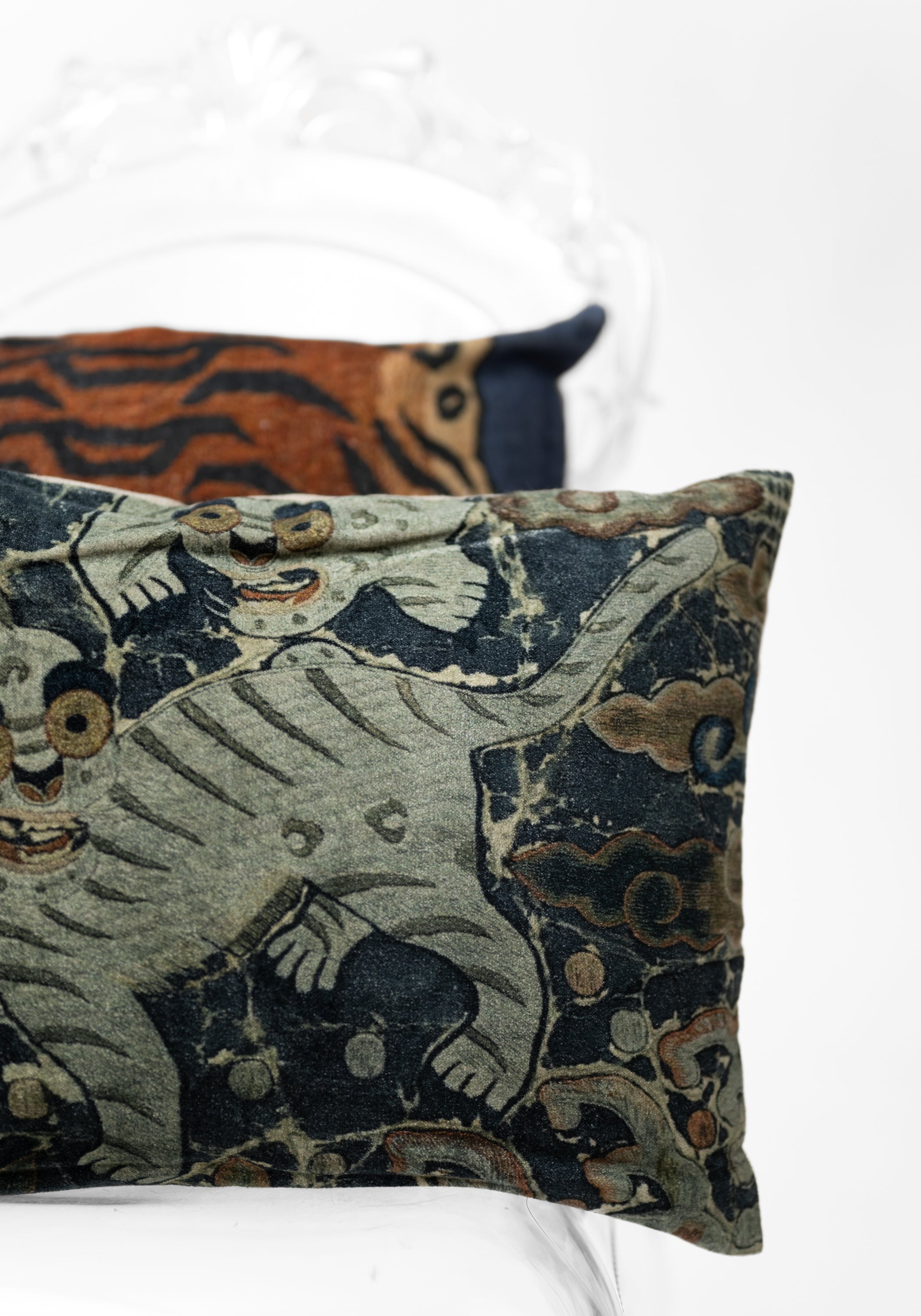 Rectangular Tiger Velvet Pillow