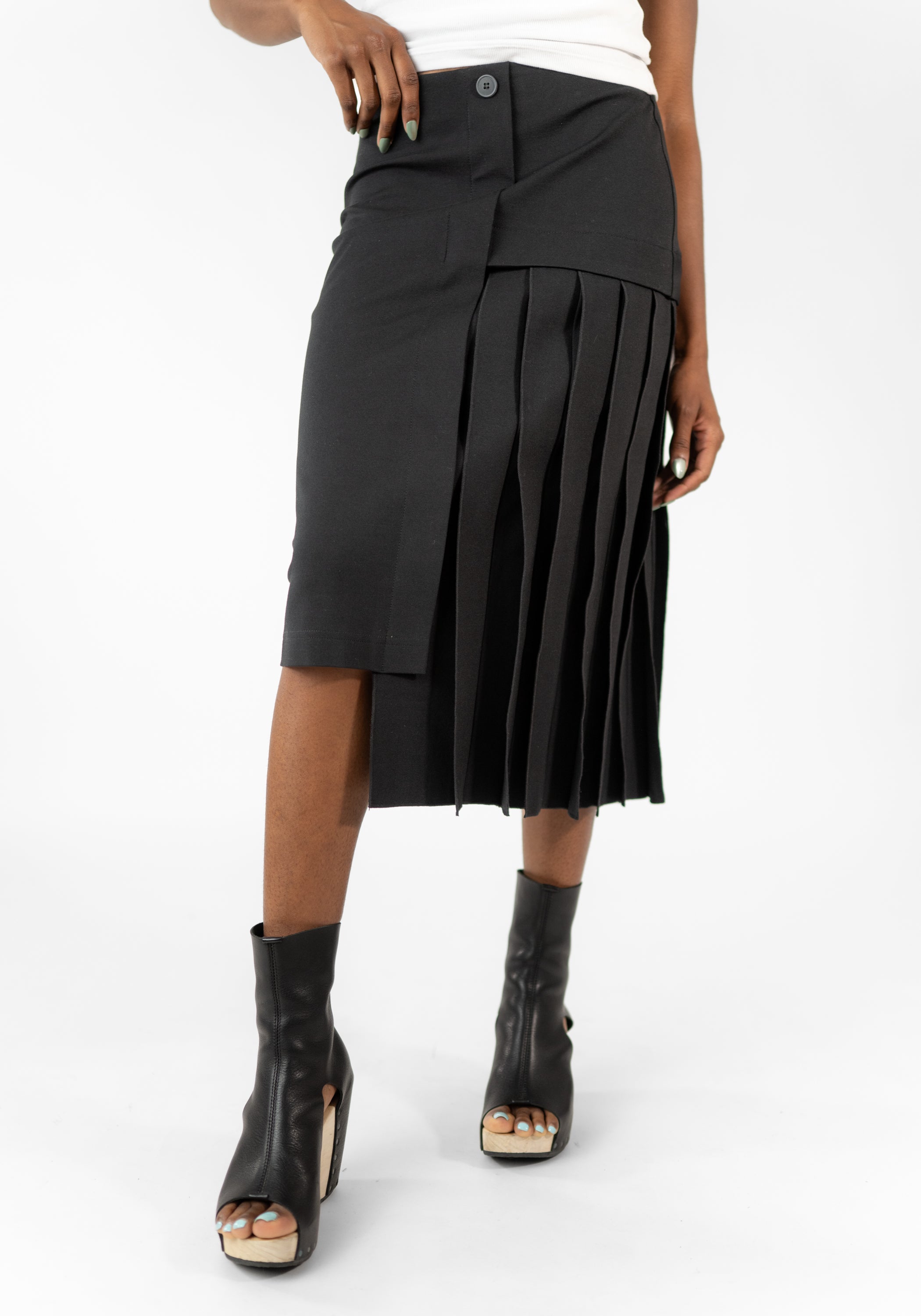 Pleat Detail Stretch Midi Skirt
