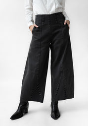 Hook And Eye Detail Tapered Leg Denim Pants