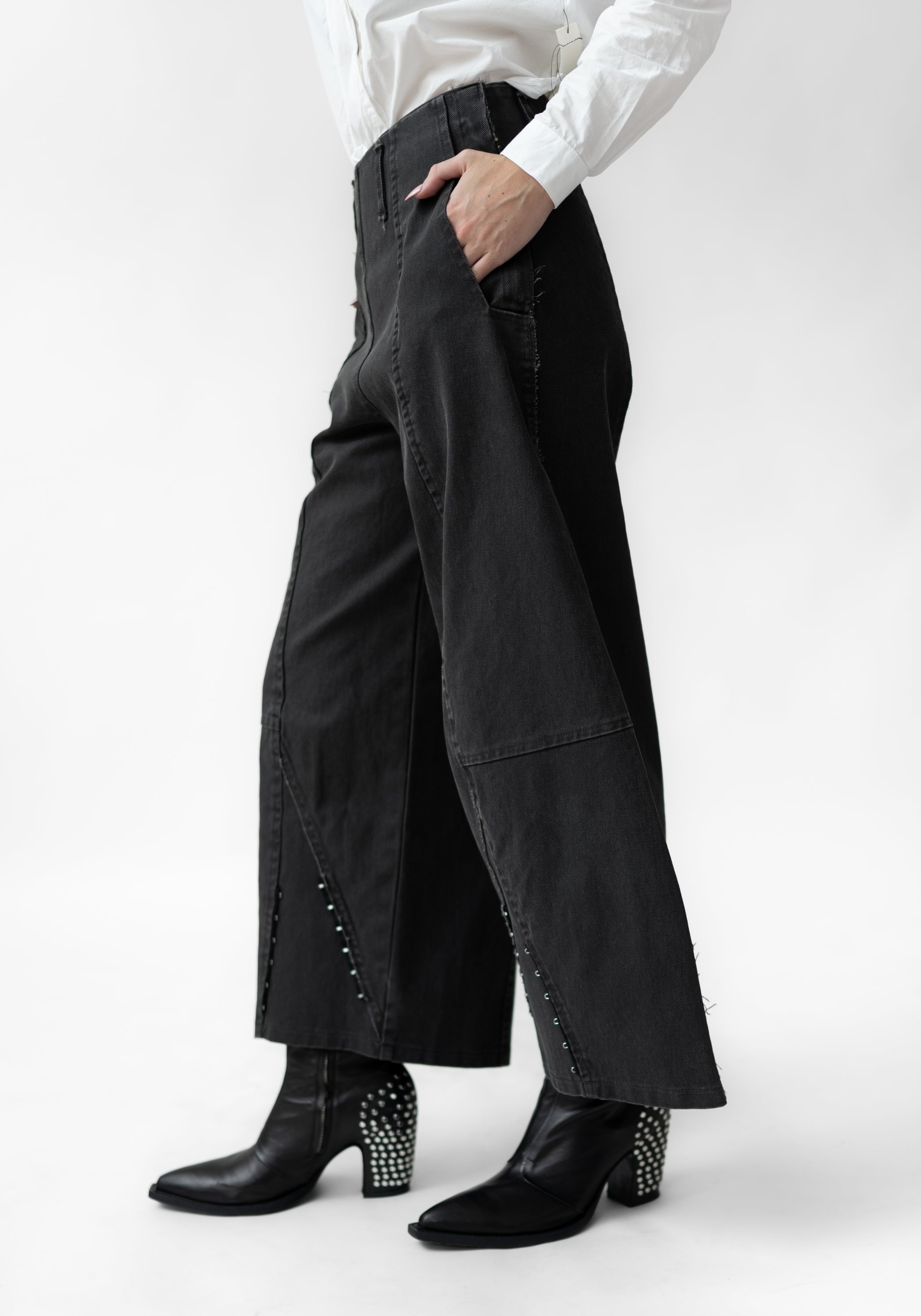 Hook And Eye Detail Tapered Leg Denim Pants