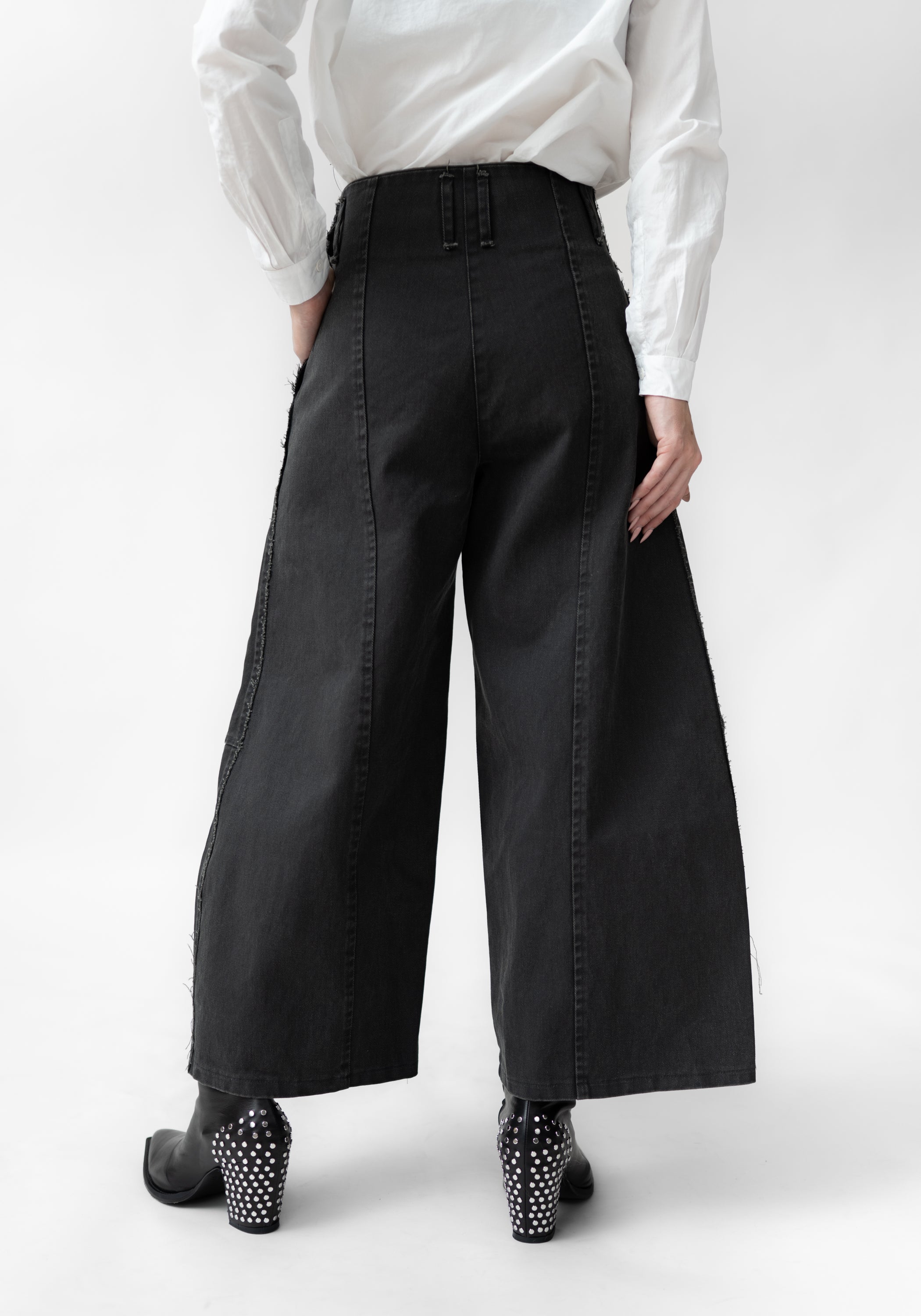 Hook And Eye Detail Tapered Leg Denim Pants