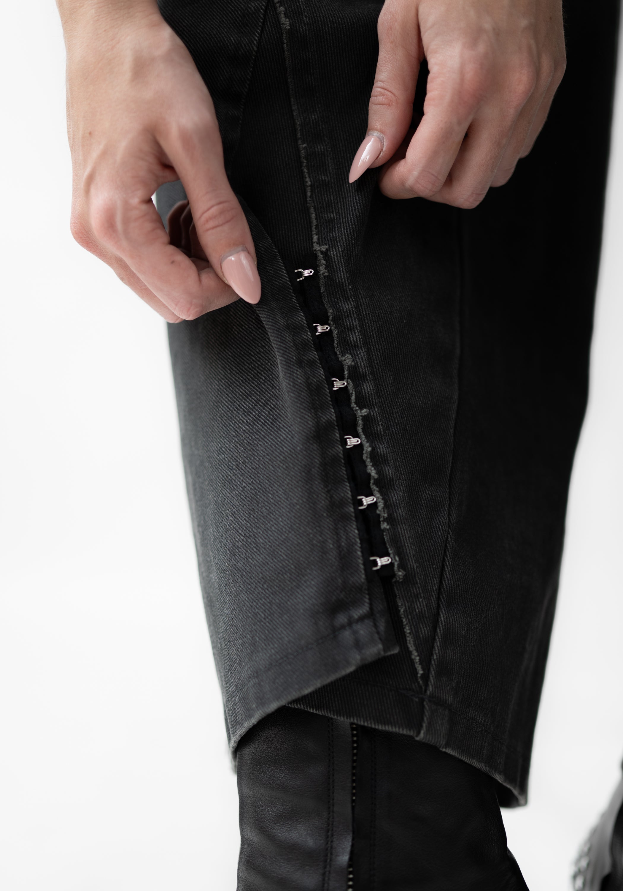 Hook And Eye Detail Tapered Leg Denim Pants