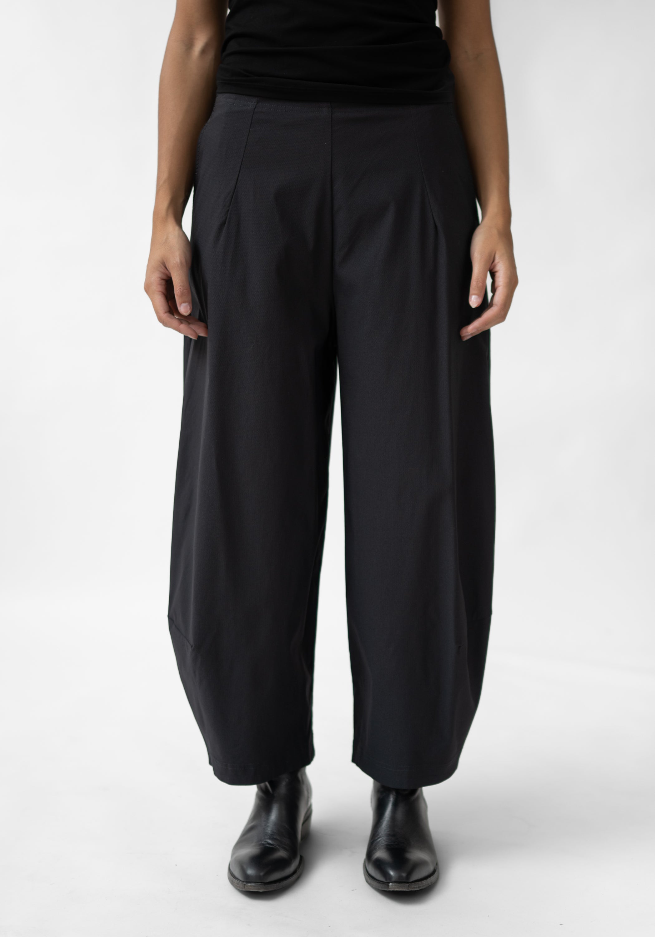 Tapered Balloon Leg Stretch Pants
