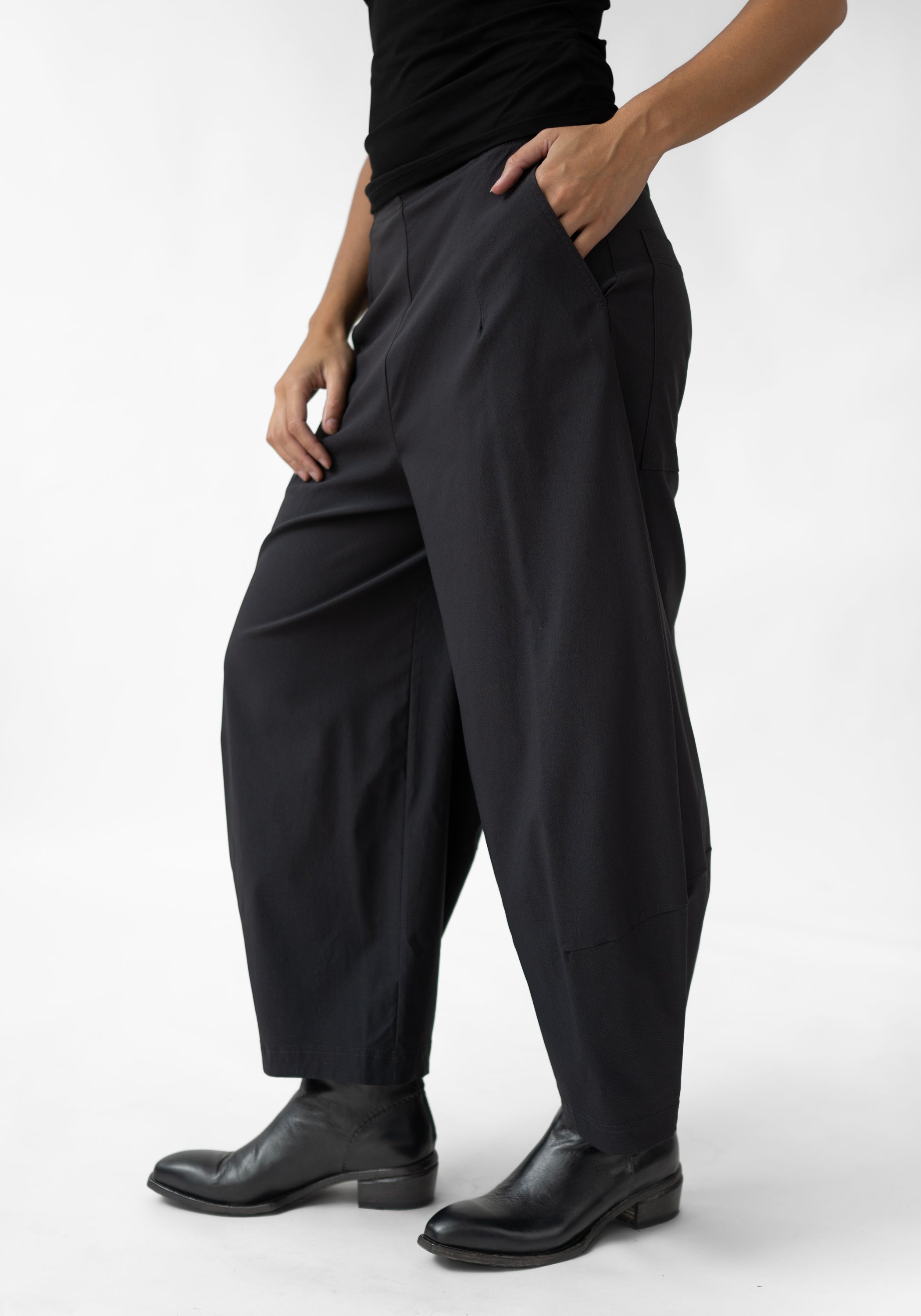 Tapered Balloon Leg Stretch Pants