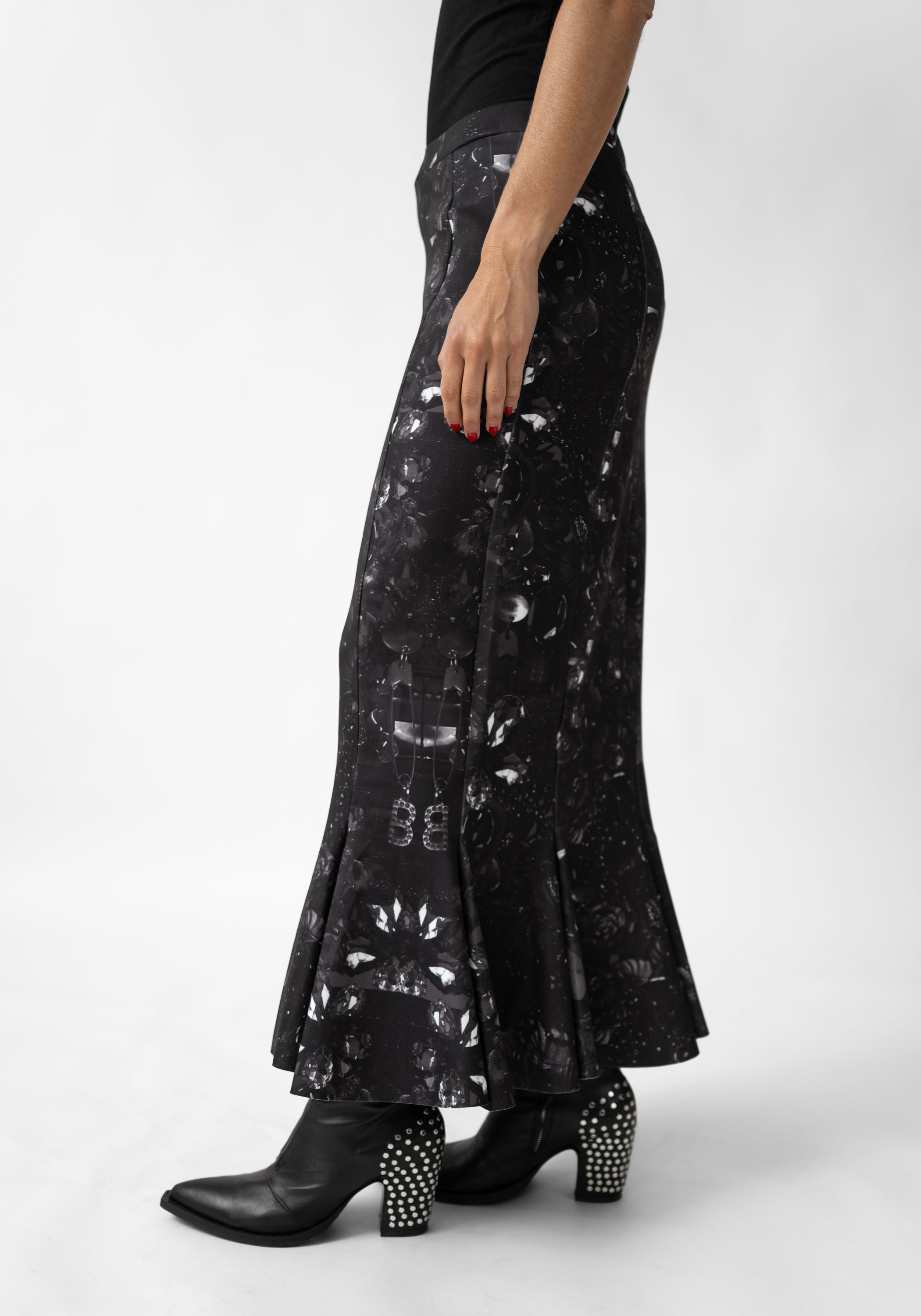 Dark Gems Print Stretch Tulip Hem Skirt