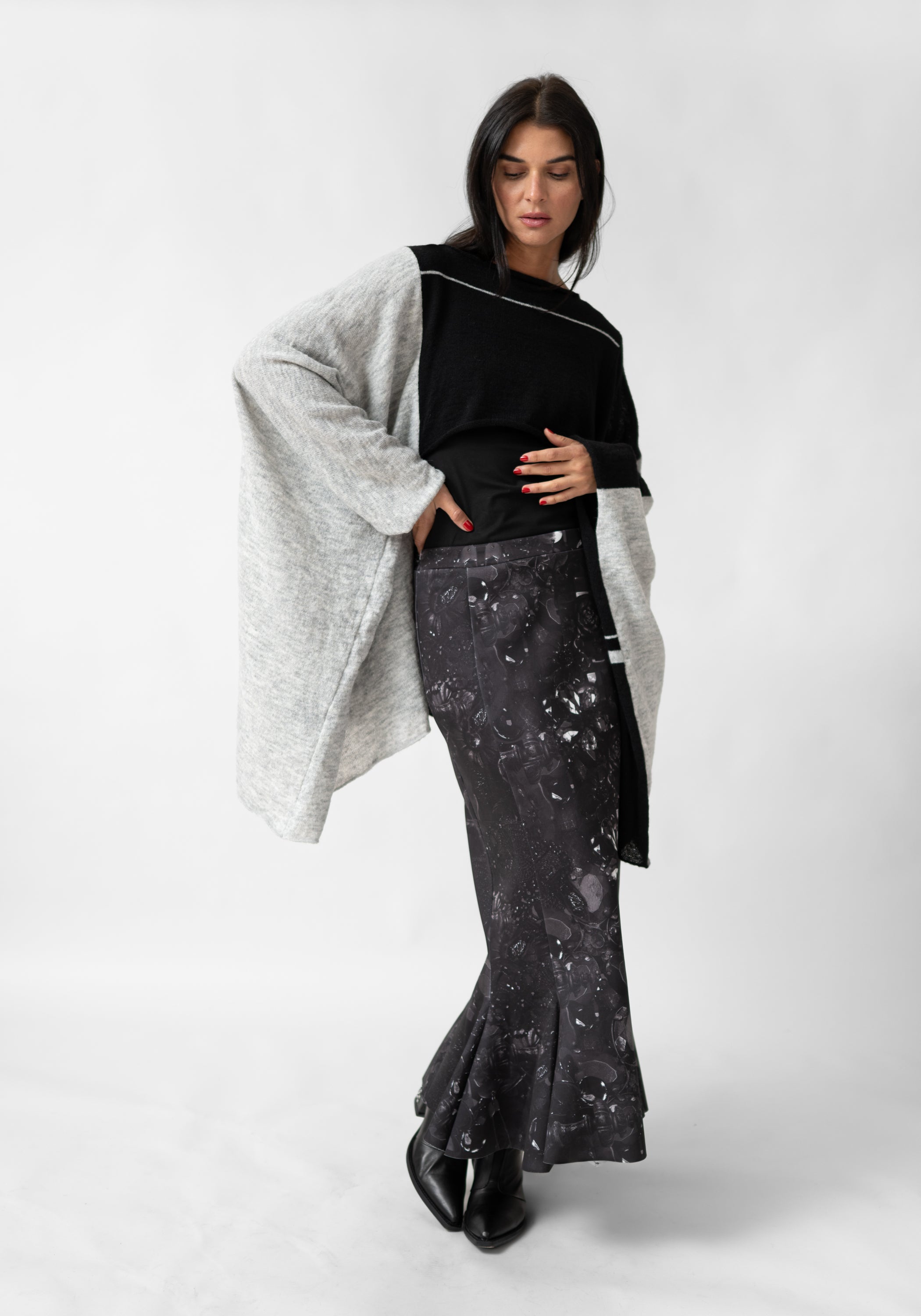 Dark Gems Print Stretch Tulip Hem Skirt