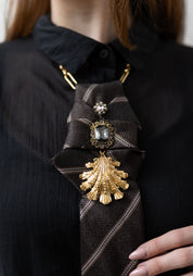 Gilded Oceanic Tie and Chain Neckpiece