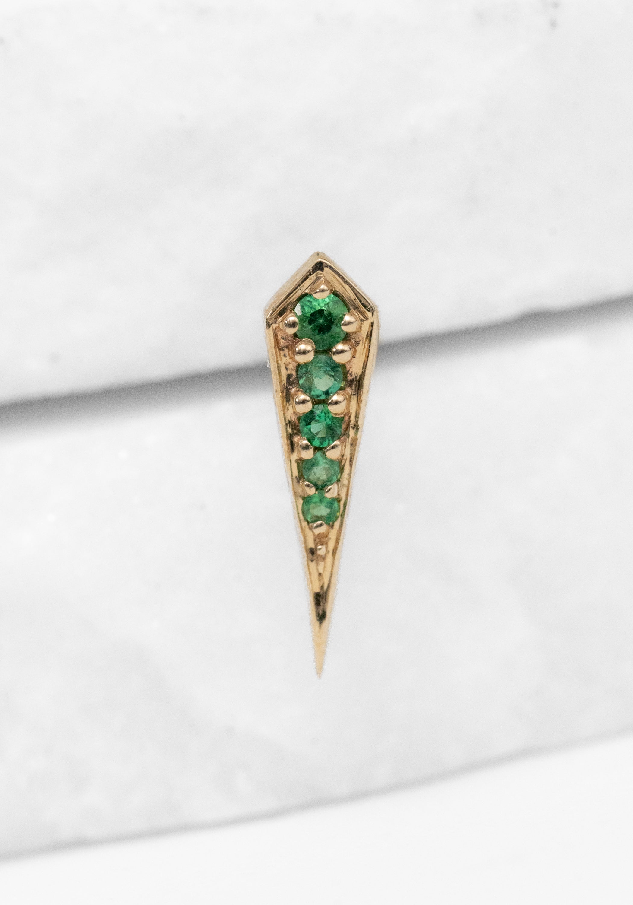 Single 9k Emerald Long Point Rhombus Stud