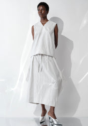 DK29-08-T02 Sleeveless Blouse - December Thieves