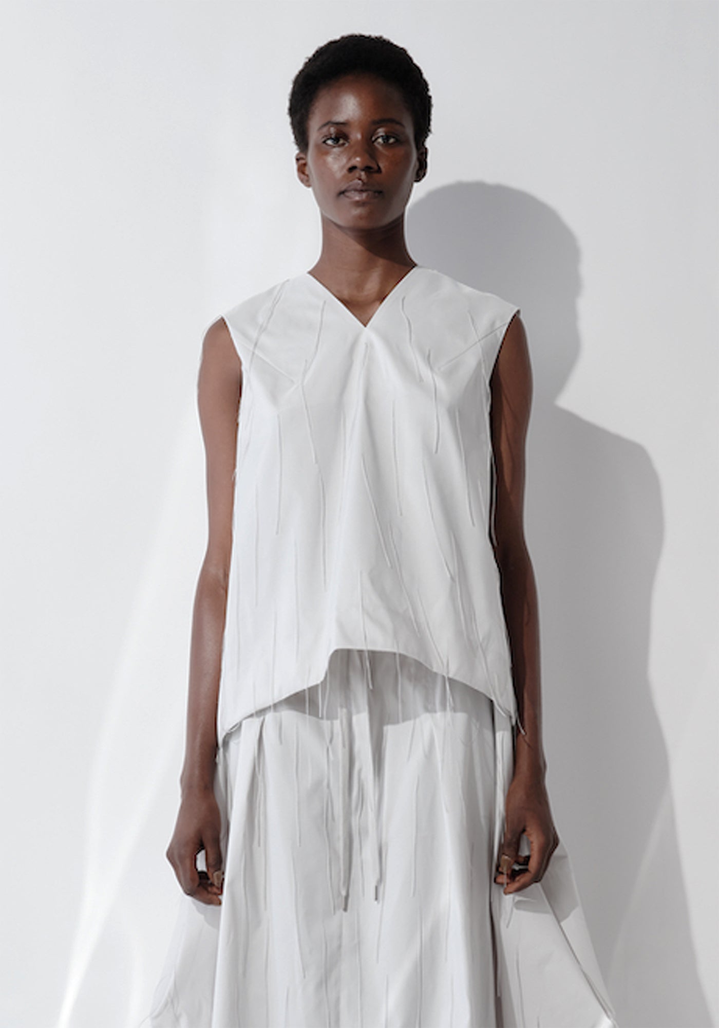 DK29-08-T02 Sleeveless Blouse - December Thieves