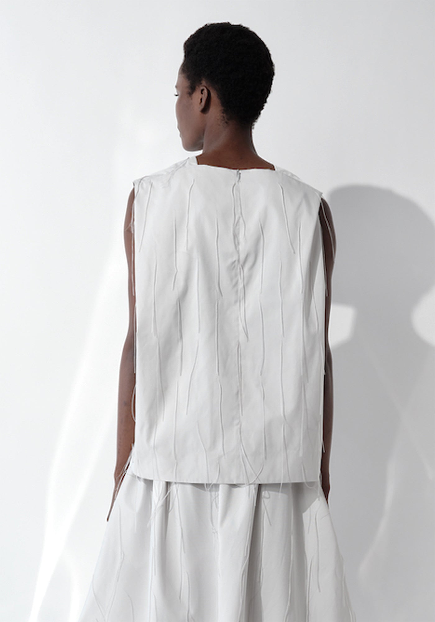 DK29-08-T02 Sleeveless Blouse - December Thieves