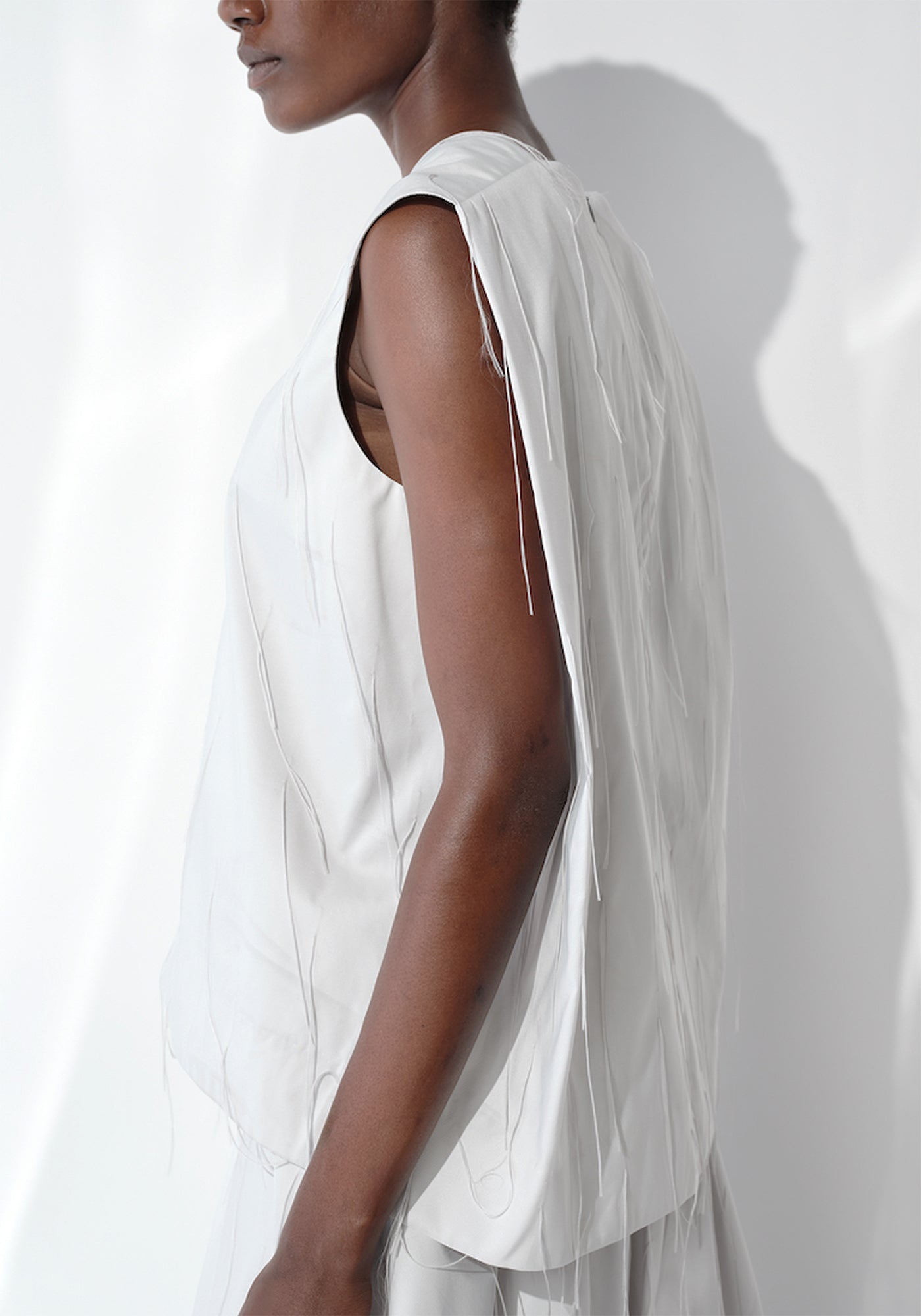 DK29-08-T02 Sleeveless Blouse - December Thieves