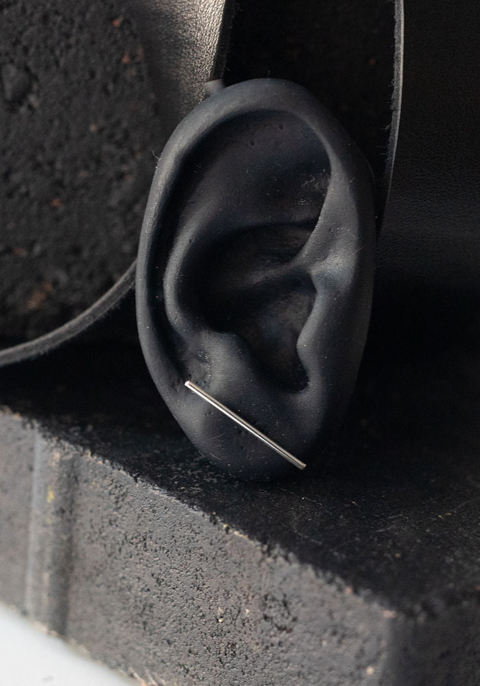 MIRTA Single Sterling Silver Thin Line Earring