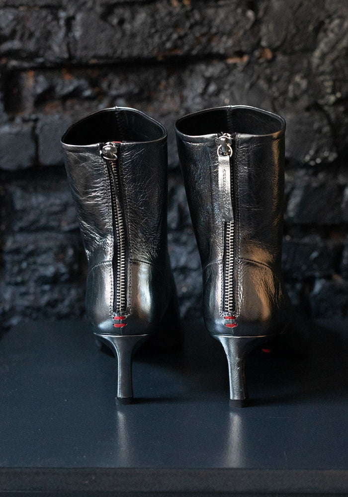 Steel Leather Pointed Toe Kitten Heel Vale Boot