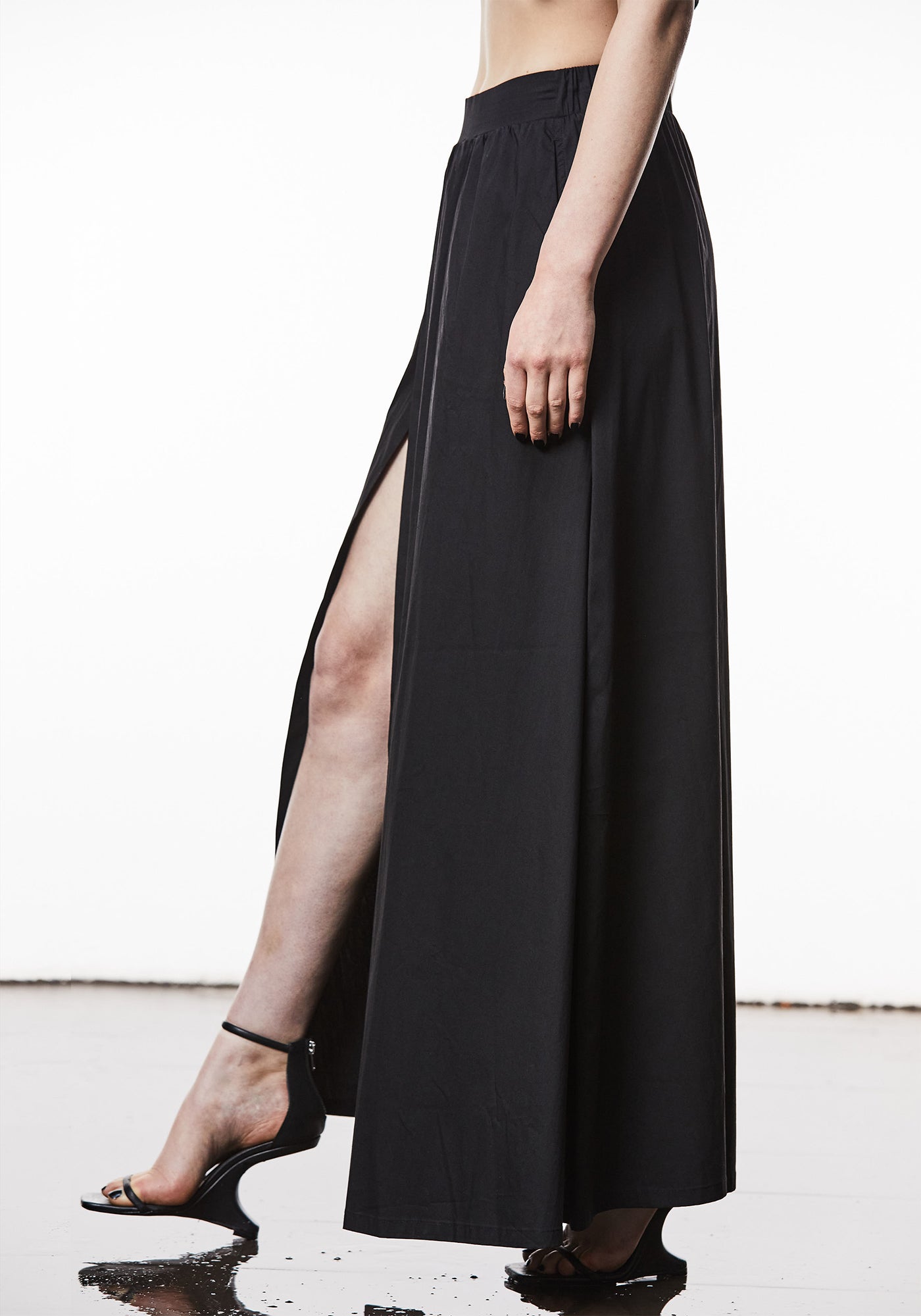 Slit Detail Maxi Skirt